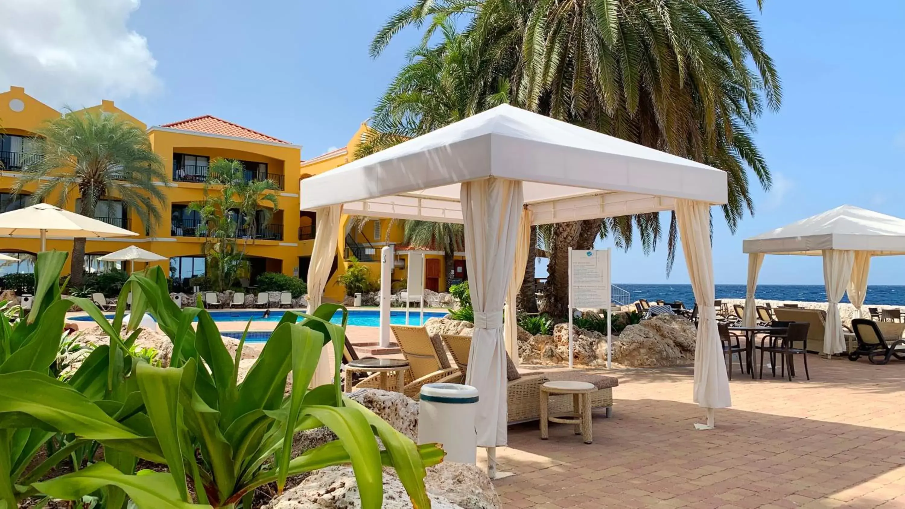 Balcony/Terrace, Swimming Pool in The Royal Sea Aquarium Resort