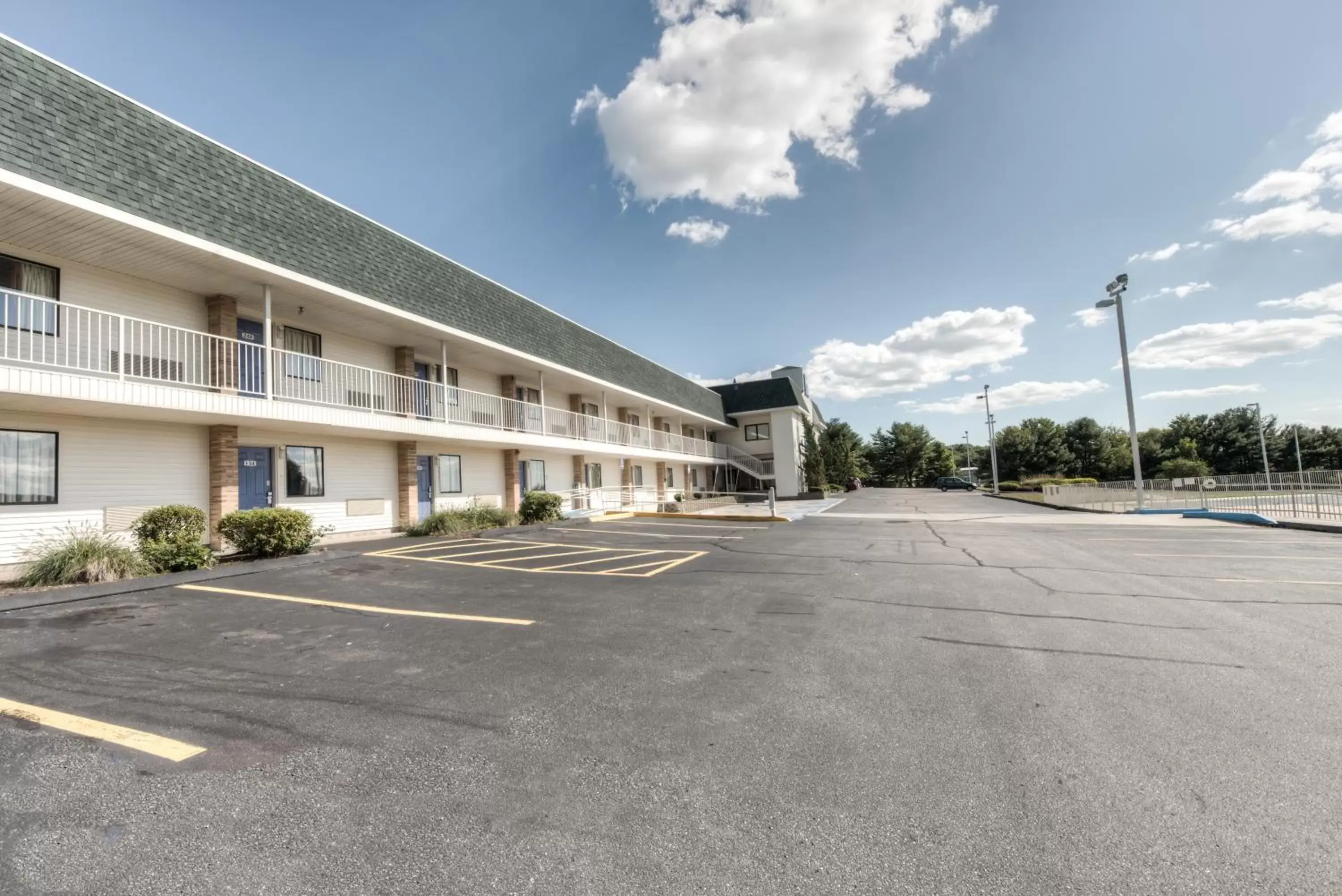 Property Building in Motel 6-Niantic, CT - New London