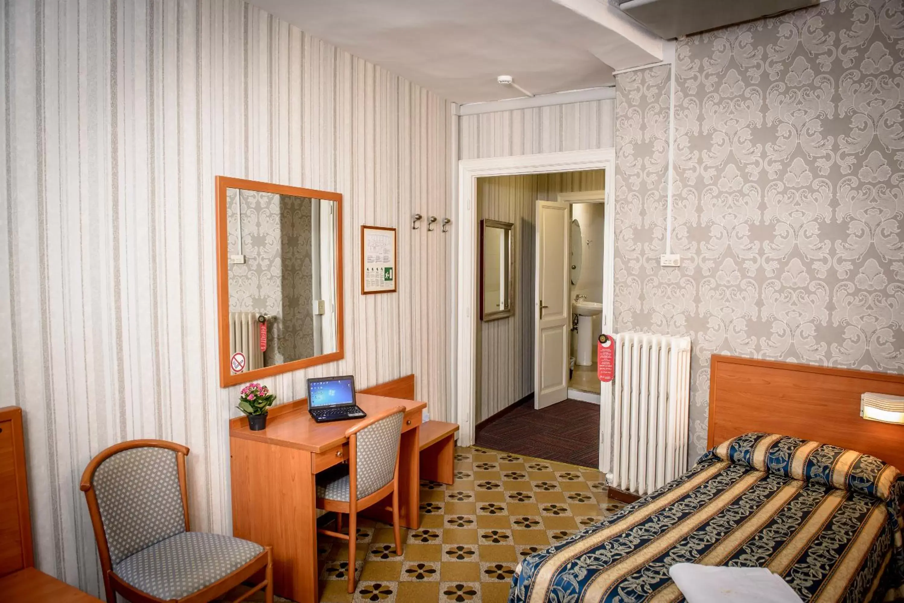 Bedroom in Hotel Emmaus