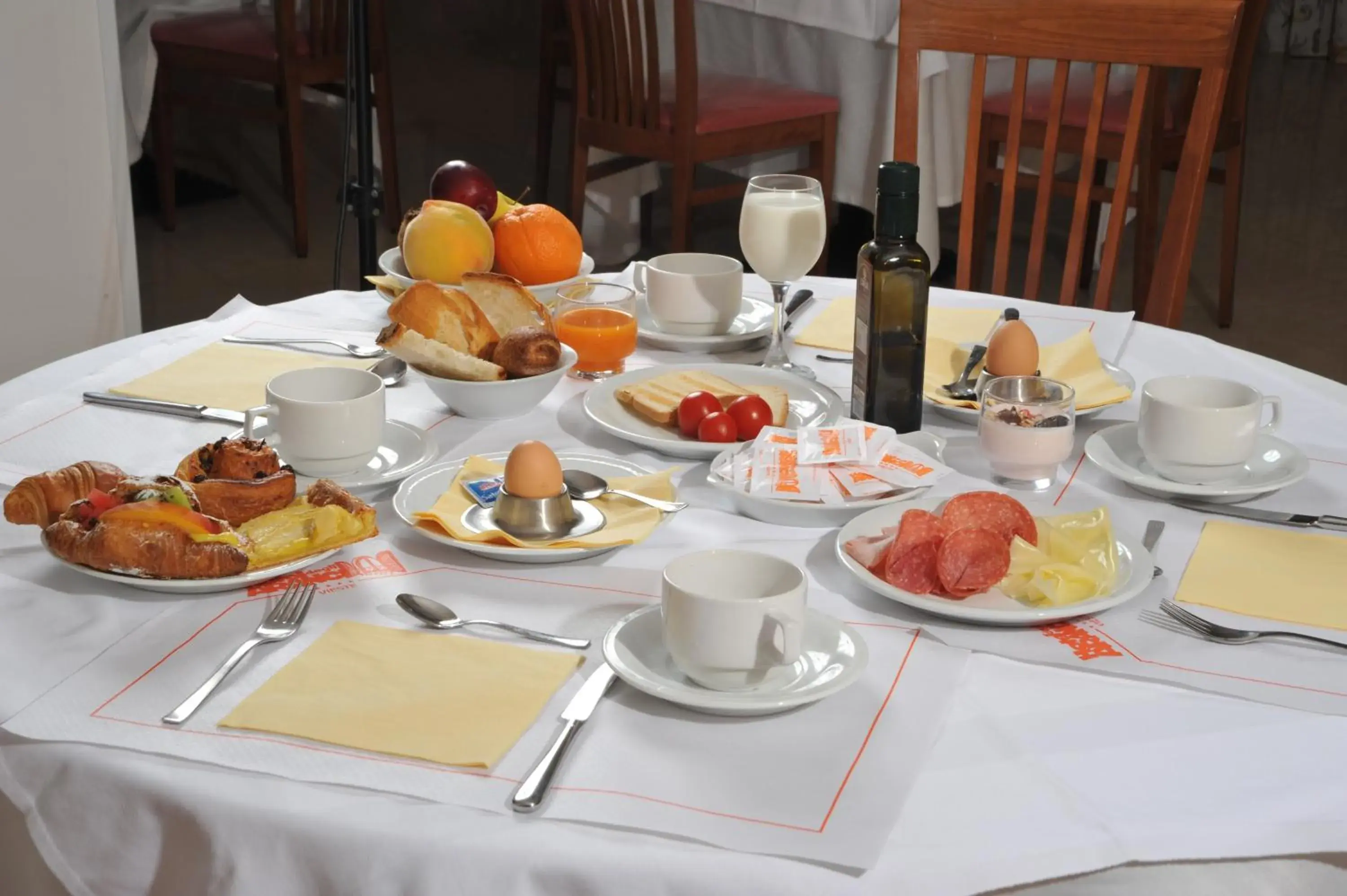 Breakfast in Hotel Degli Aranci