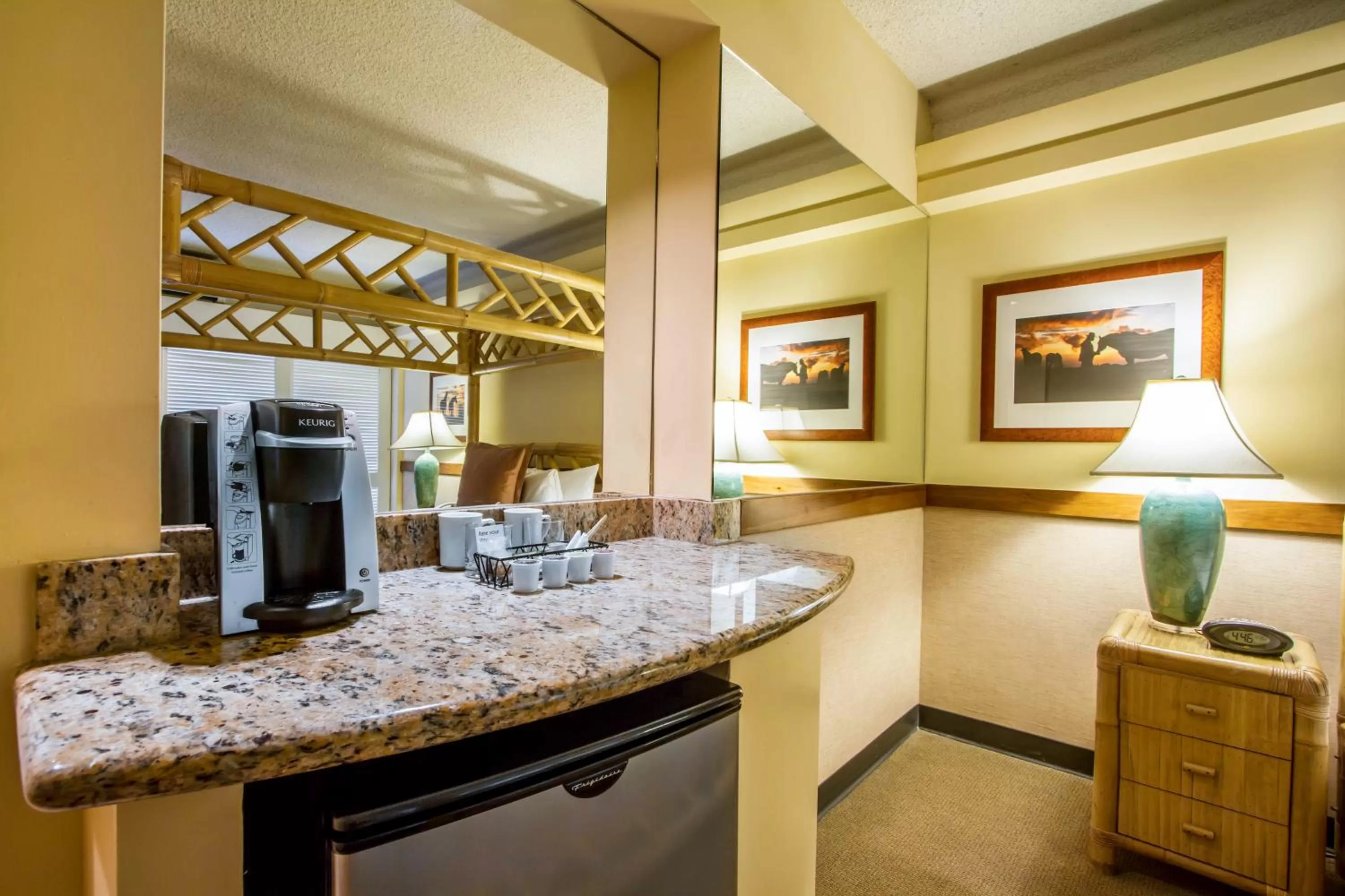 Coffee/tea facilities in The Equus