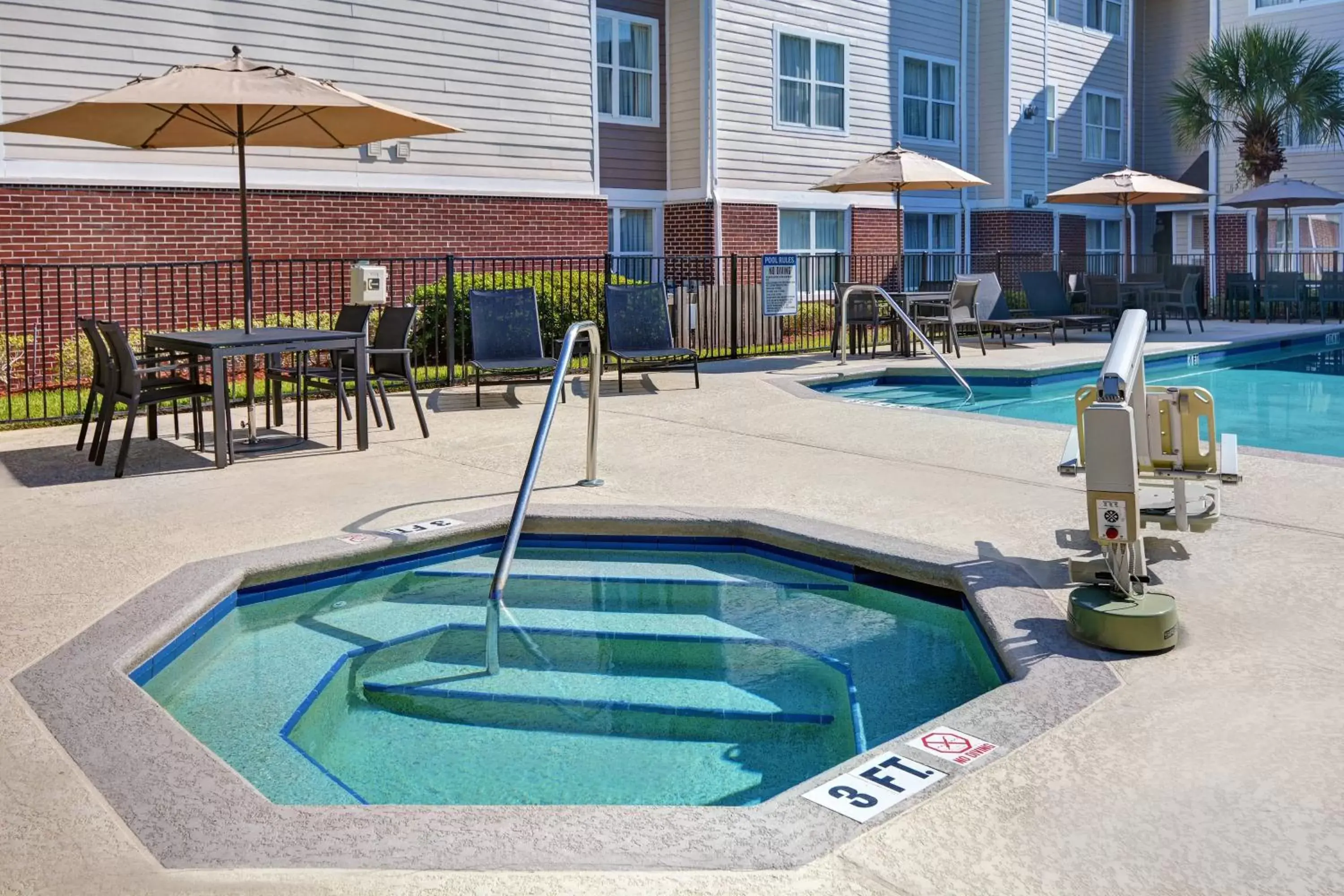 Area and facilities, Swimming Pool in Residence Inn by Marriott Jacksonville Butler Boulevard