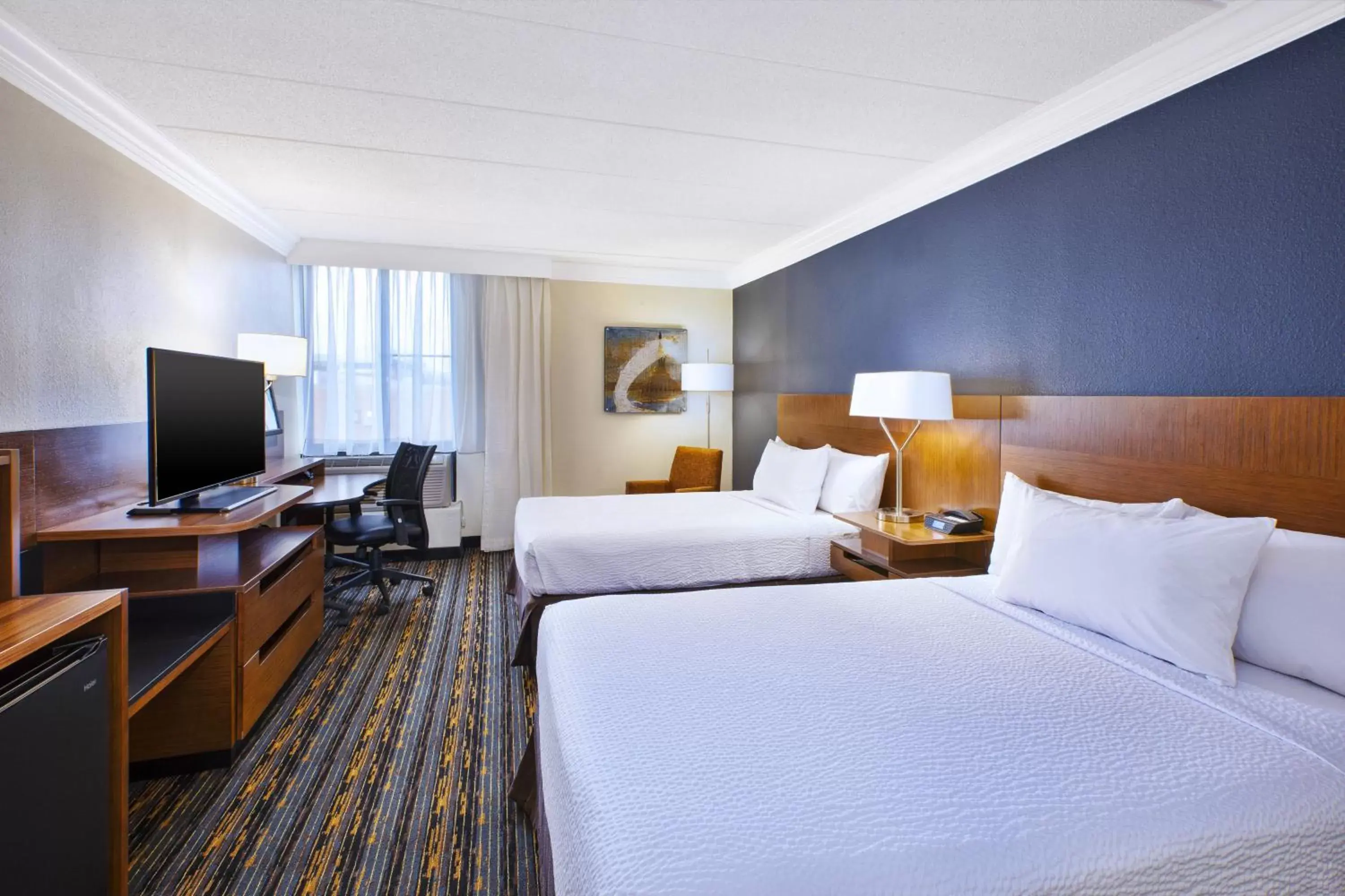 Photo of the whole room, Bed in Fairfield by Marriott Inn & Suites Herndon Reston