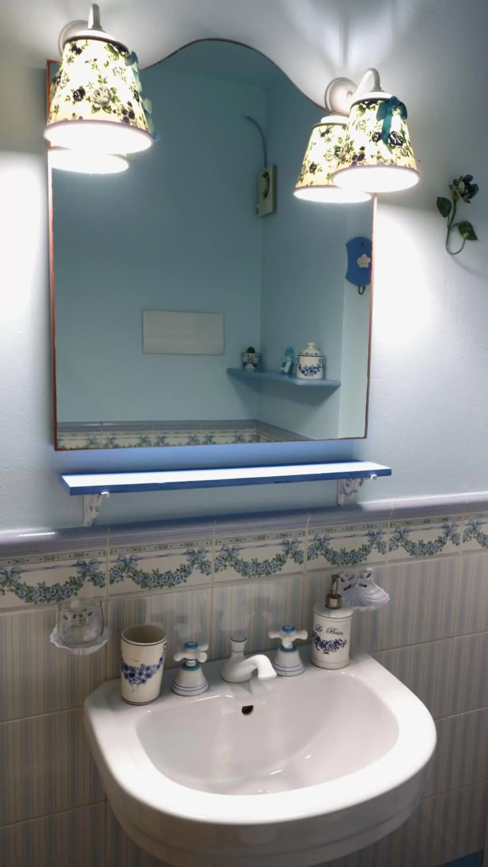 Bathroom in Vittorio Emanuele Rooms di Prinzi