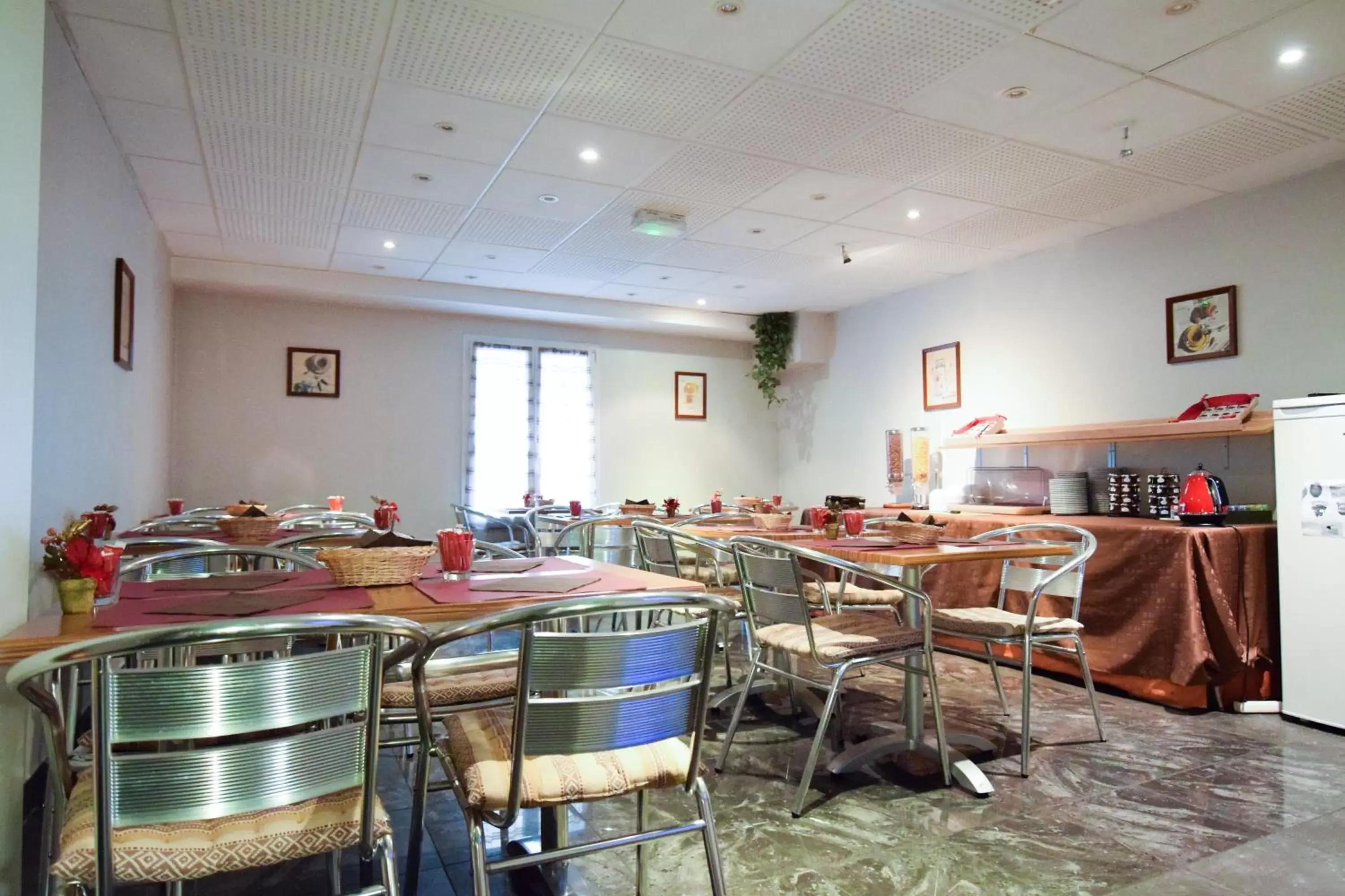 Communal lounge/ TV room, Restaurant/Places to Eat in Residhotel Mulhouse Centre