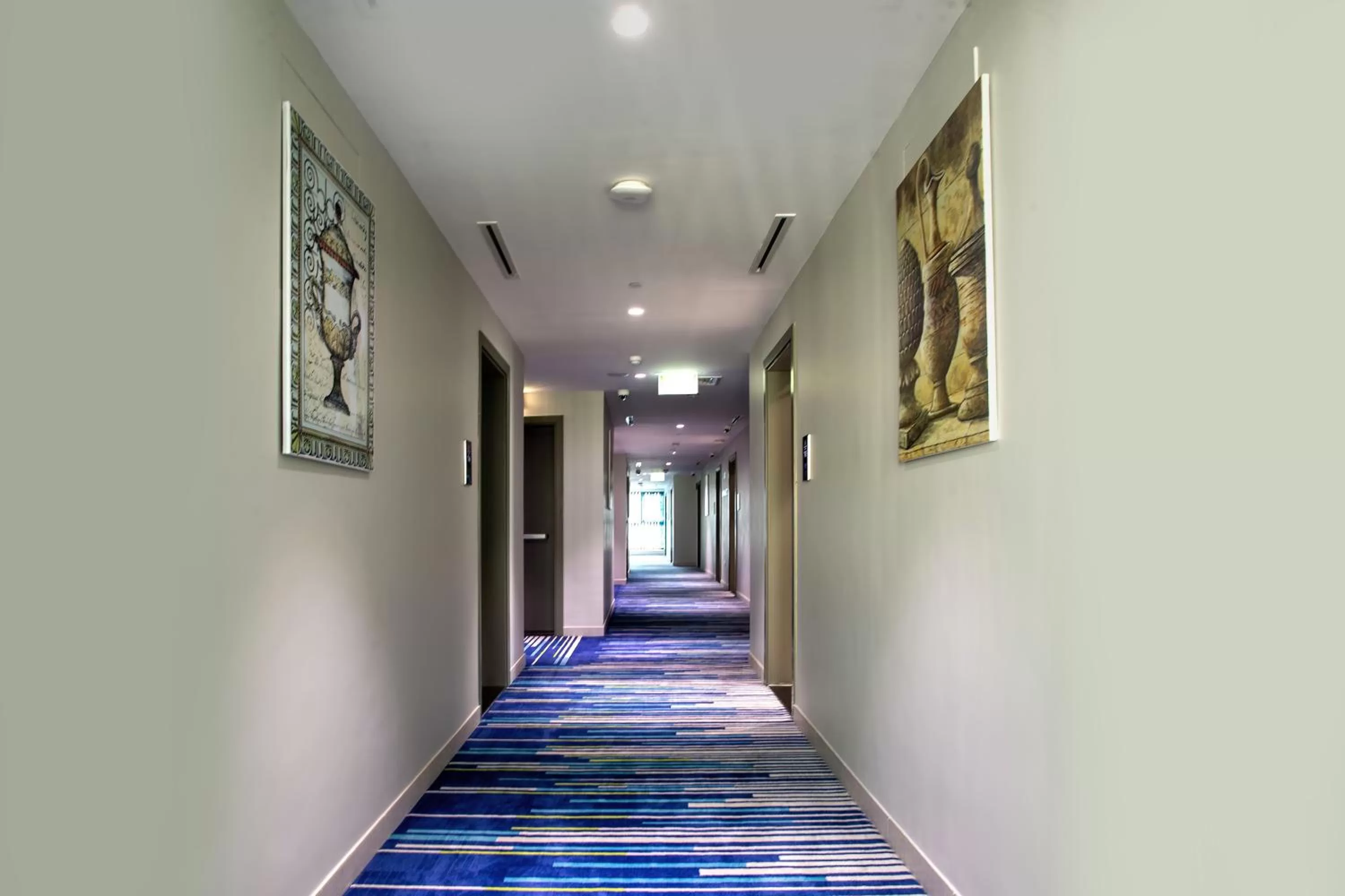 Decorative detail in City Avenue Al Reqqa Hotel