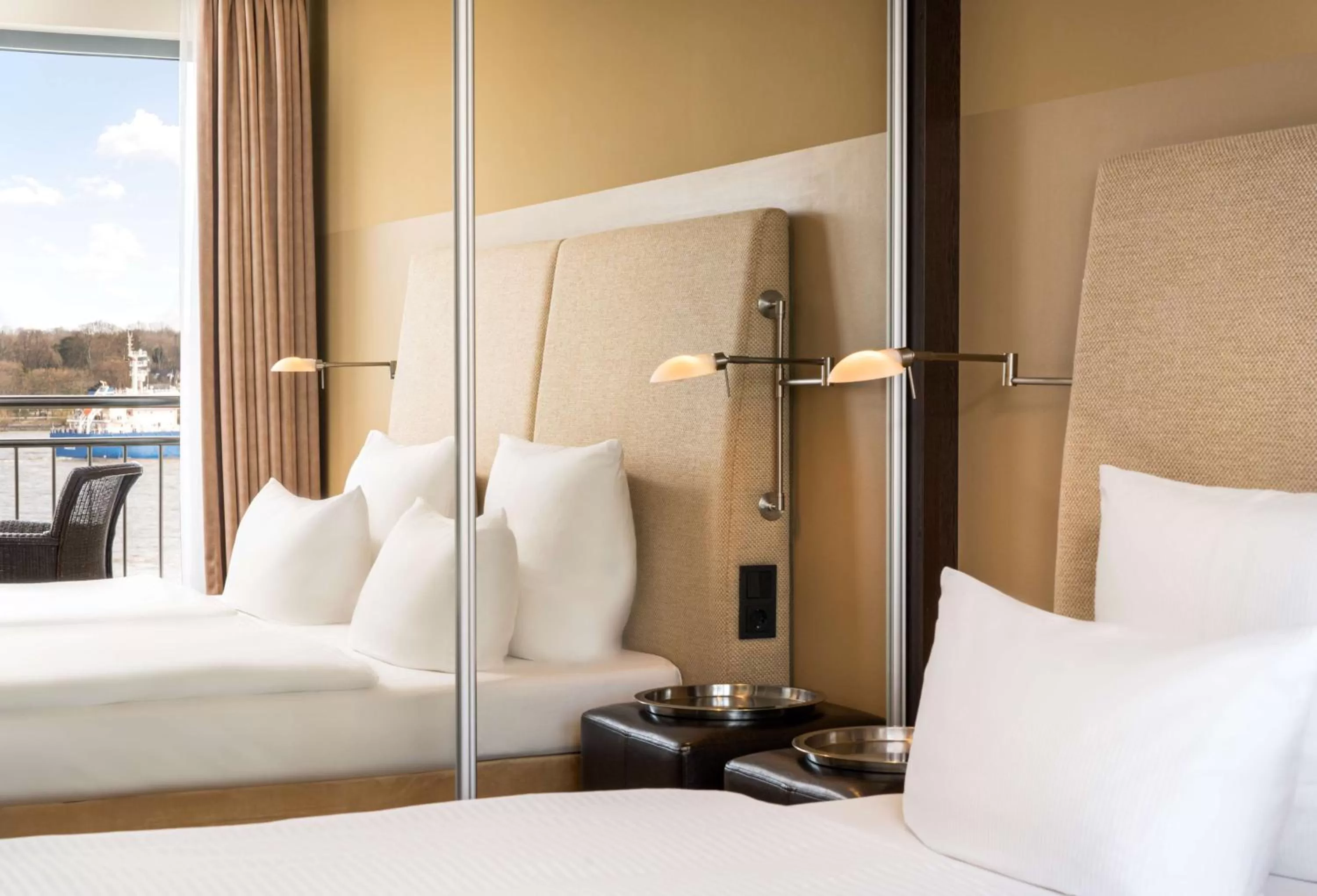 Bedroom, Bed in elaya hotel hamburg finkenwerder