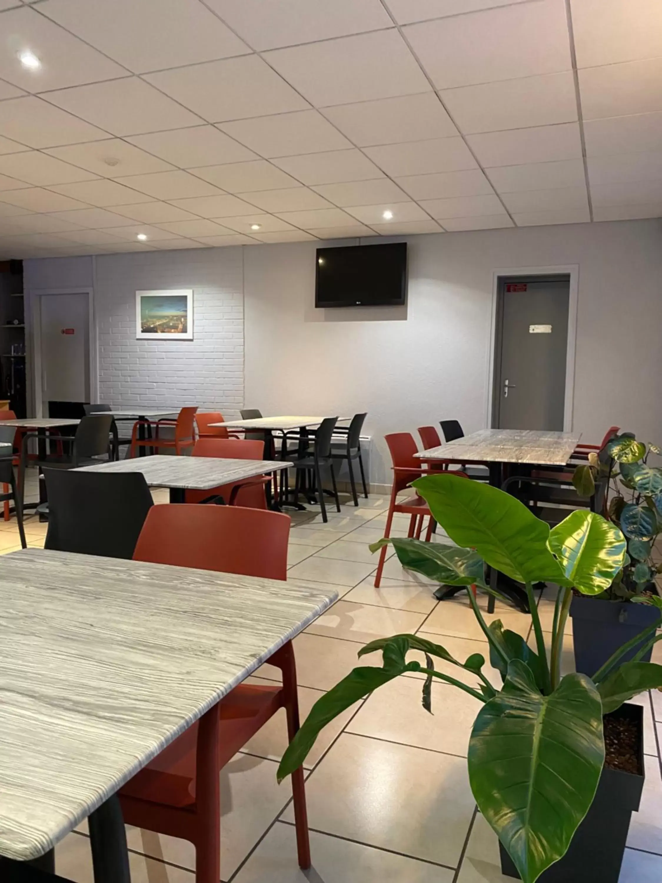 Restaurant/Places to Eat in Hotel Inn Design Le Havre