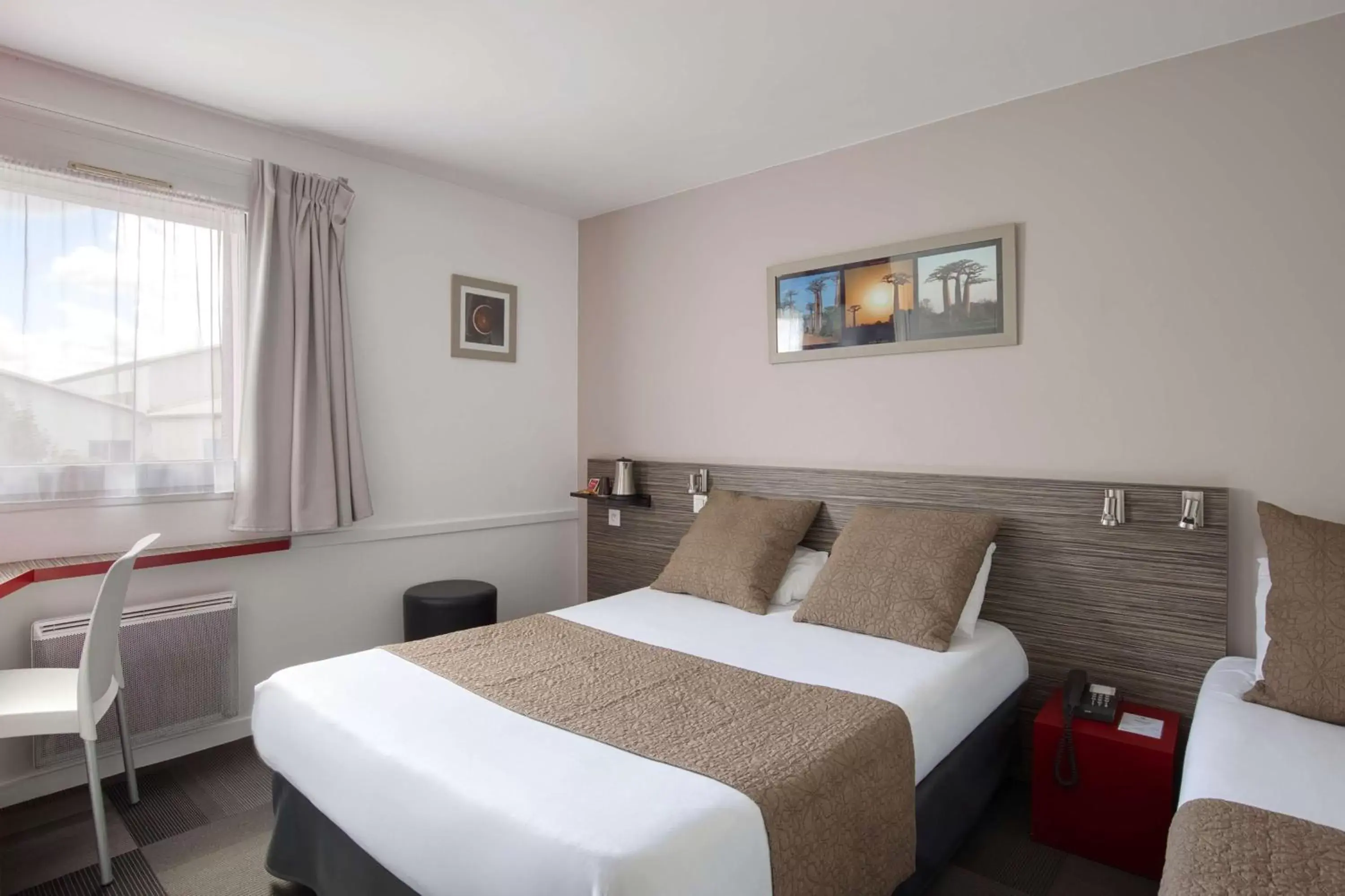 Photo of the whole room, Bed in Sure Hotel by Best Western Nantes Saint-Herblain