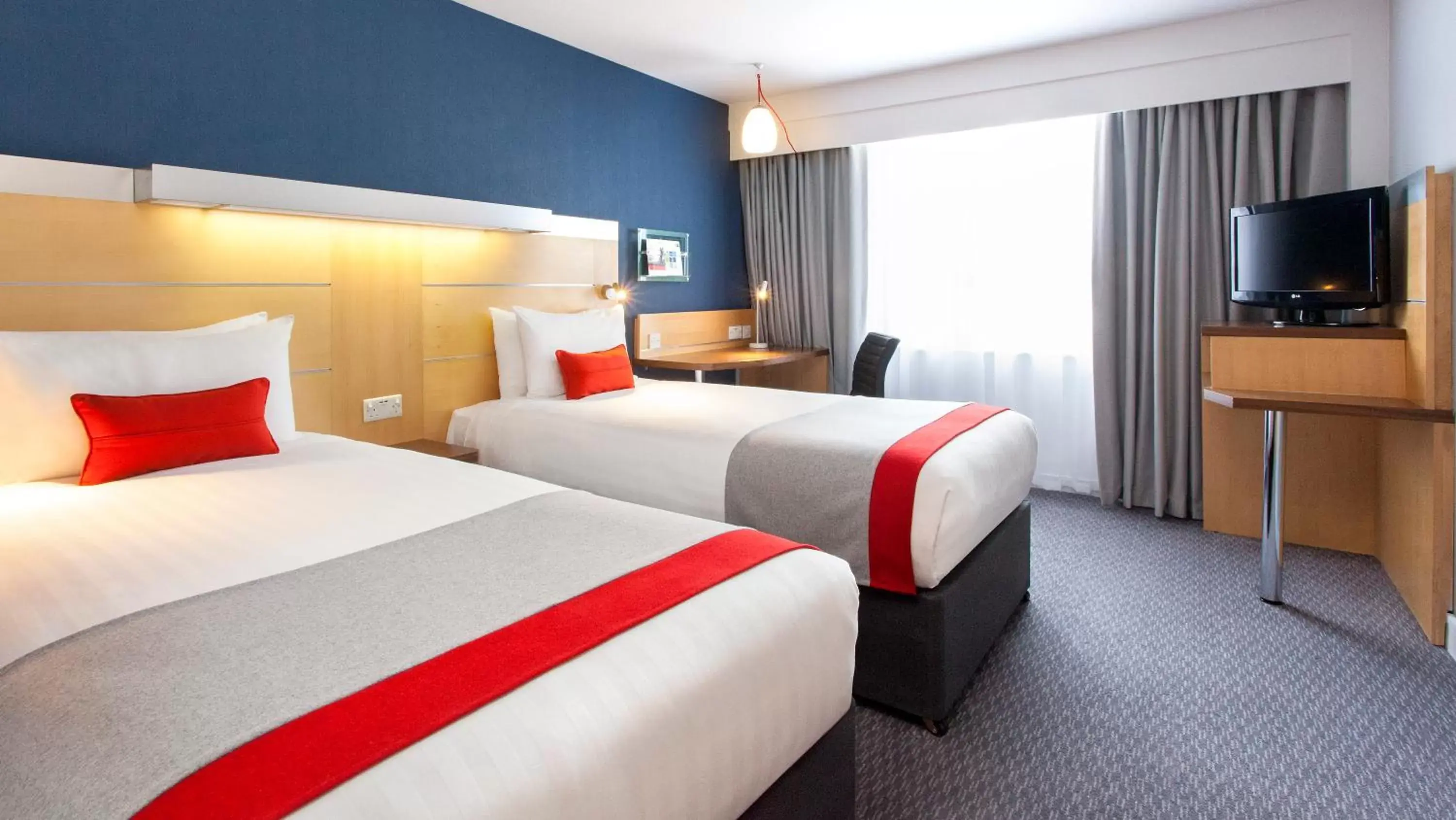 Photo of the whole room, Bed in Holiday Inn Express London Limehouse, an IHG Hotel