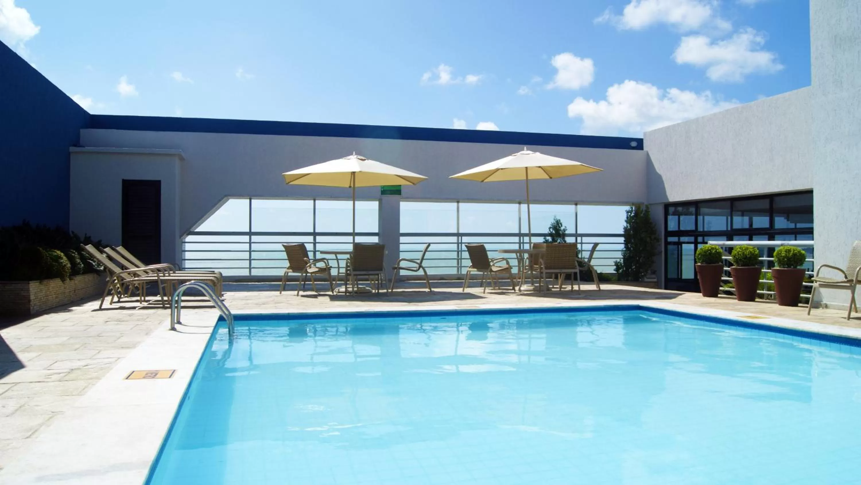 Swimming pool in Littoral Tambaú Flat