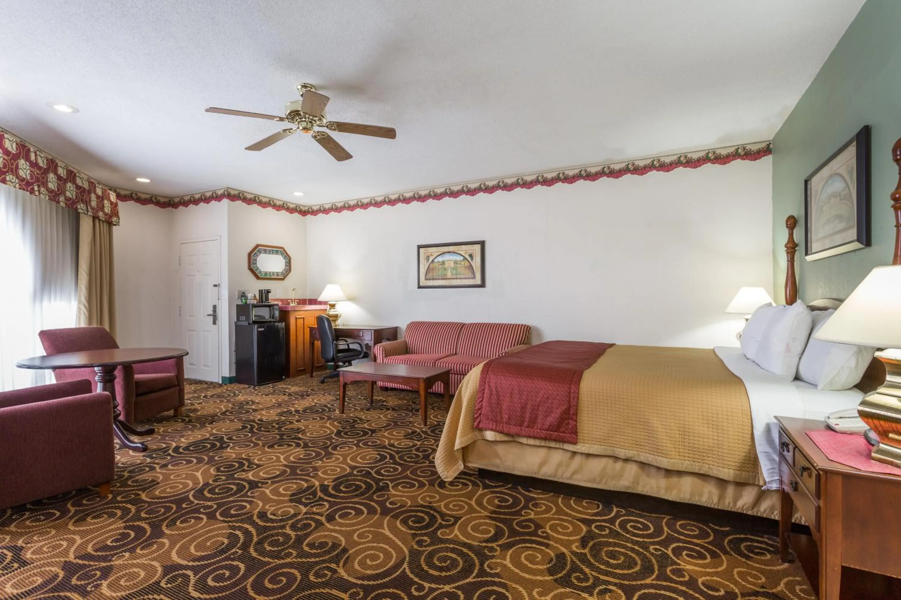 Bed in Days Inn by Wyndham Orangeburg