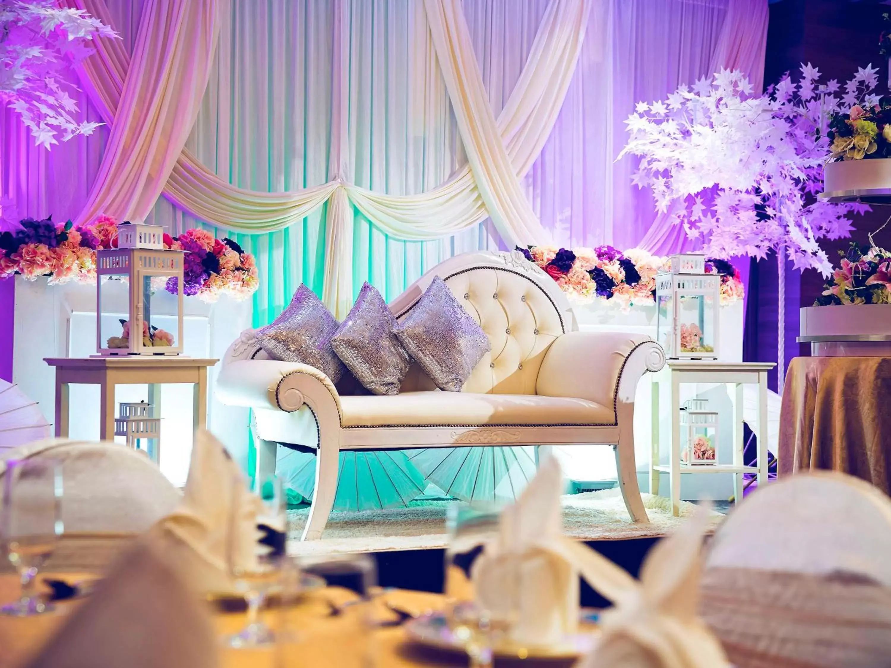 wedding, Seating Area in Grand Mercure Singapore Roxy