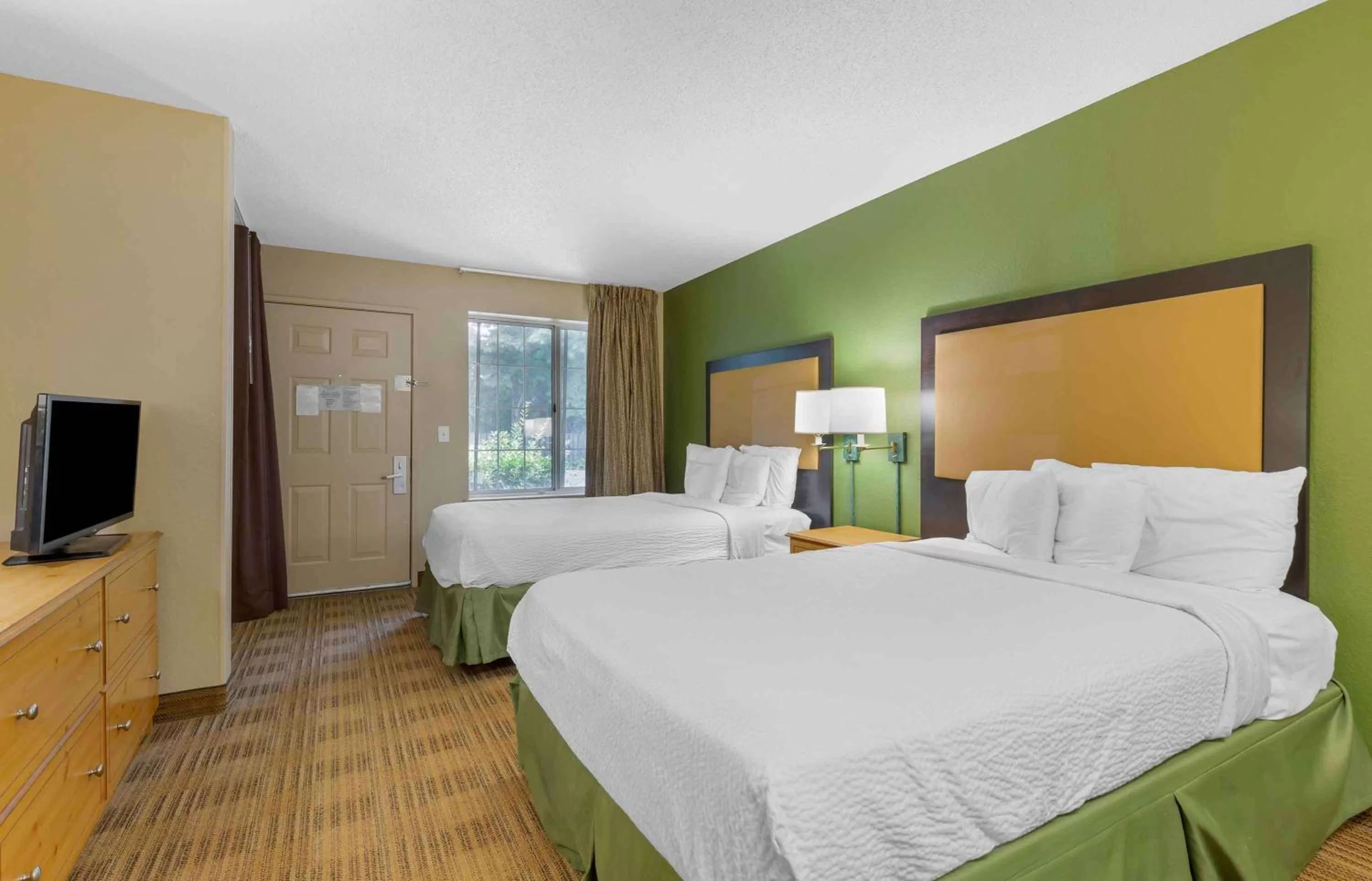 Bedroom, Bed in Extended Stay America Select Suites - Washington, DC - Sterling - Dulles