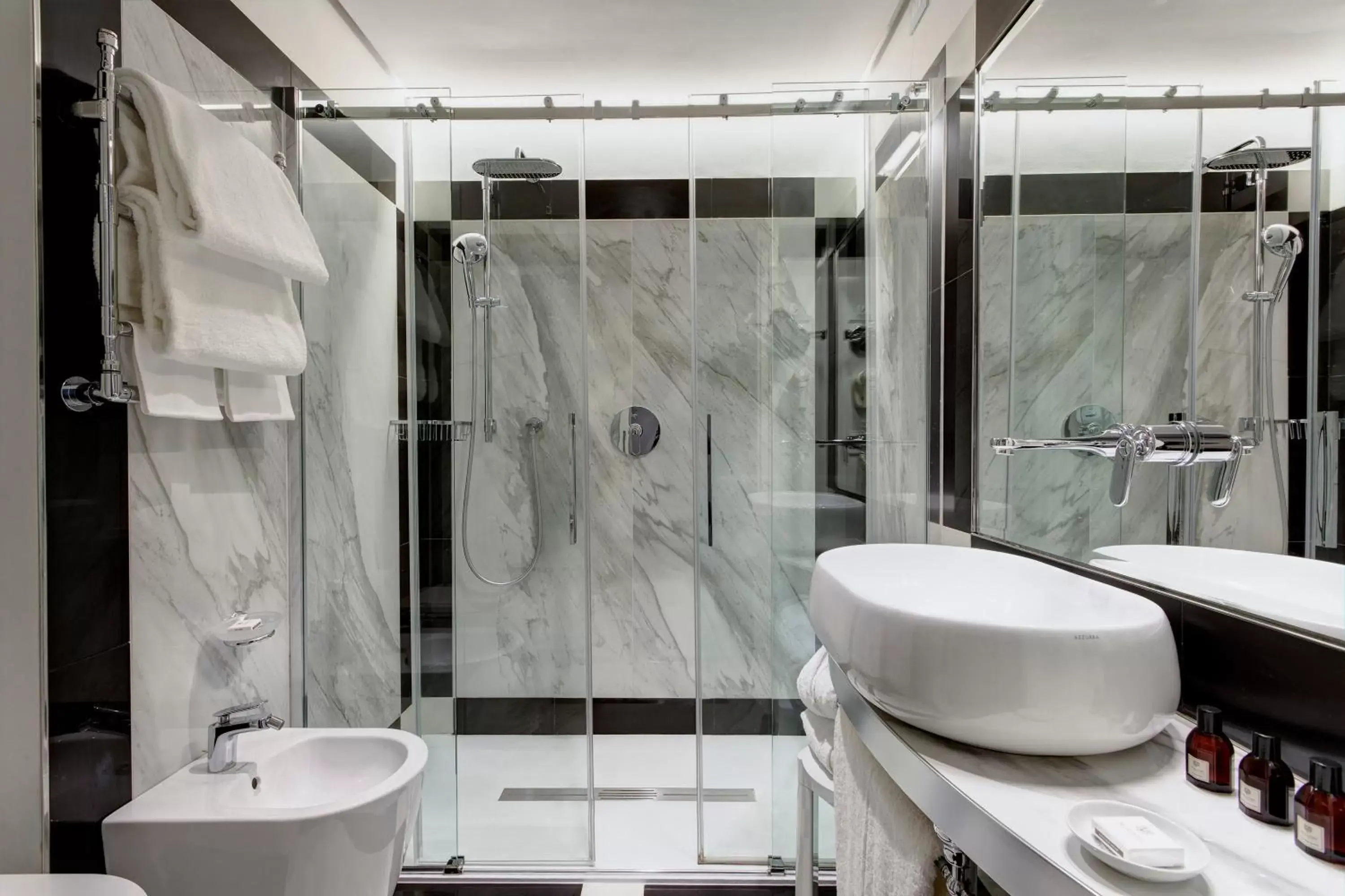 Bathroom in Grand Hotel Duchi d'Aosta