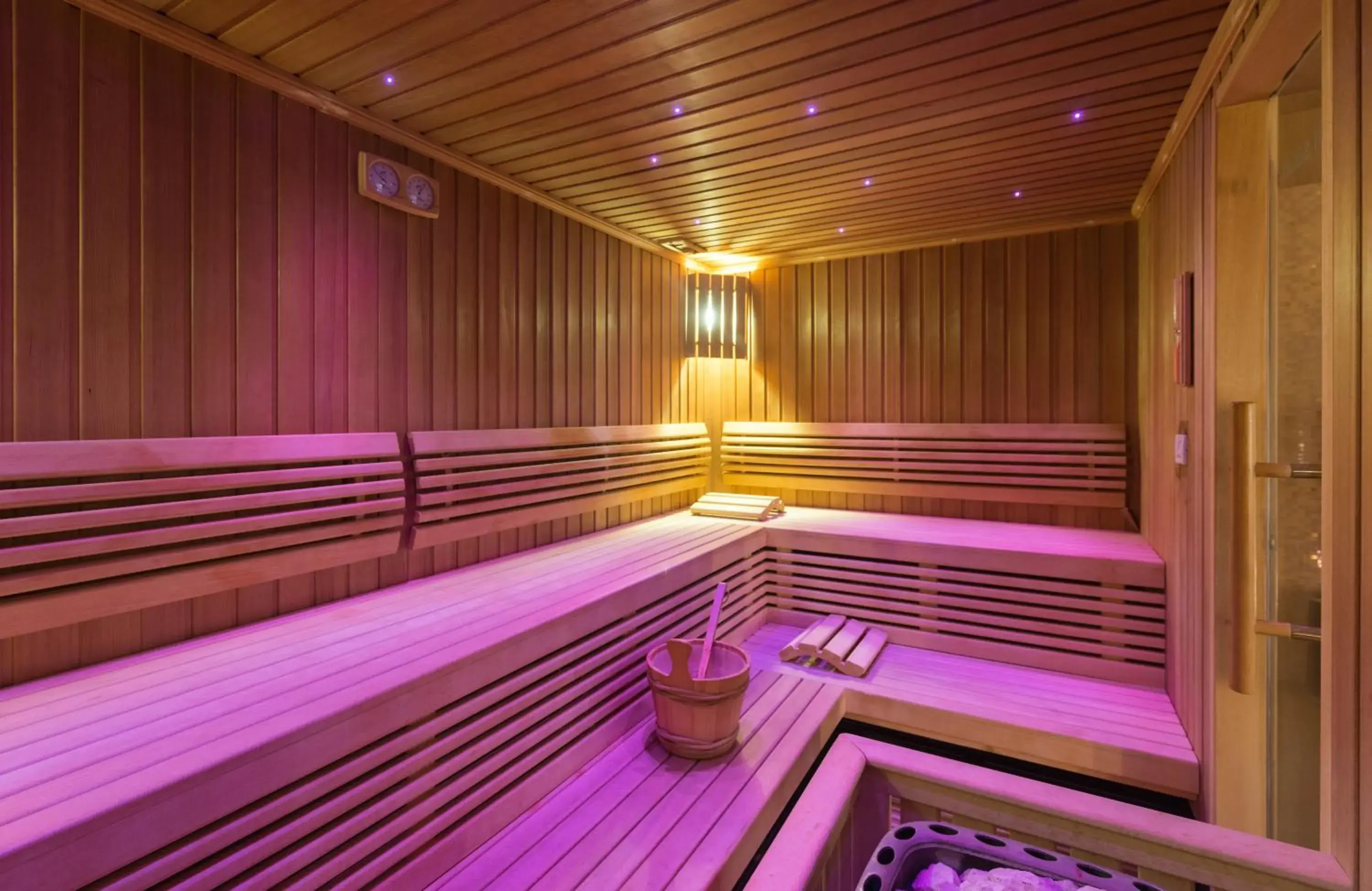 Sauna in Bastion Heritage Hotel - Relais & Châteaux