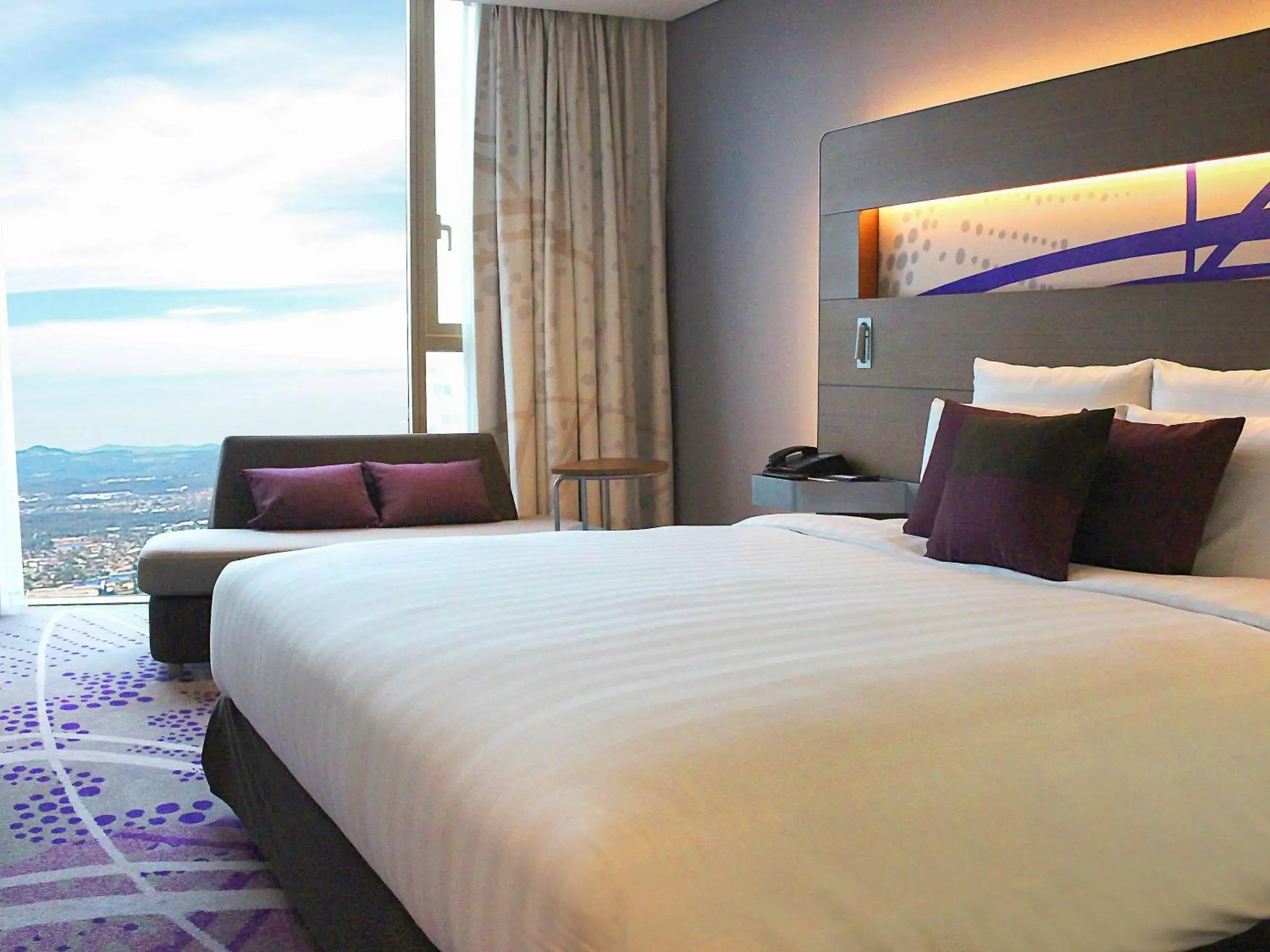 Photo of the whole room, Bed in Novotel Ambassador Suwon Hotel