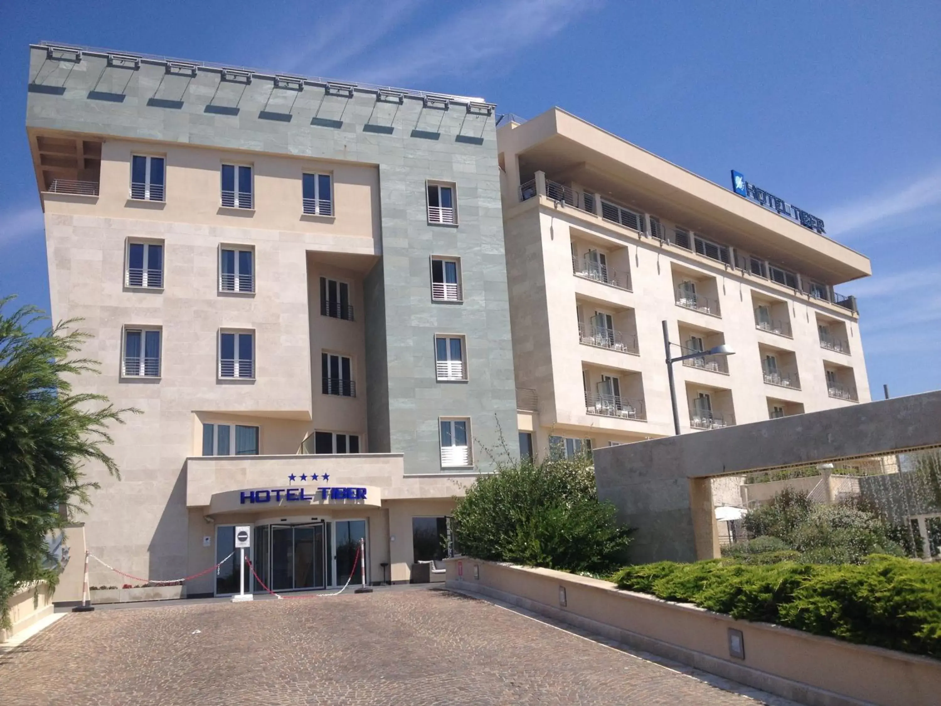 Facade/entrance, Property Building in Hotel Tiber