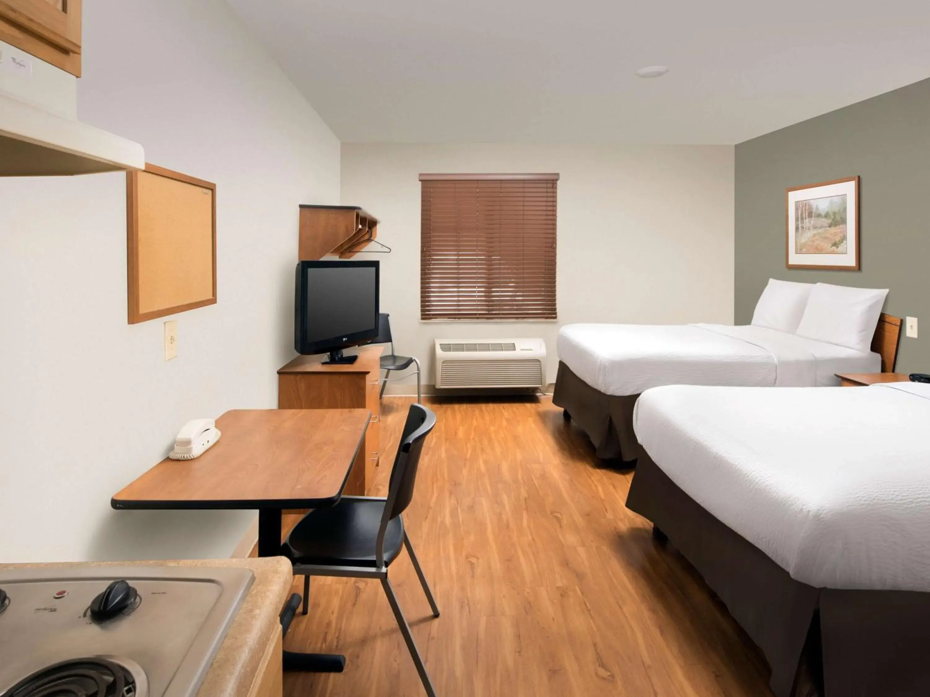 Bedroom, Bed in Extended Stay America Select Suites - Indianapolis - Plainfield