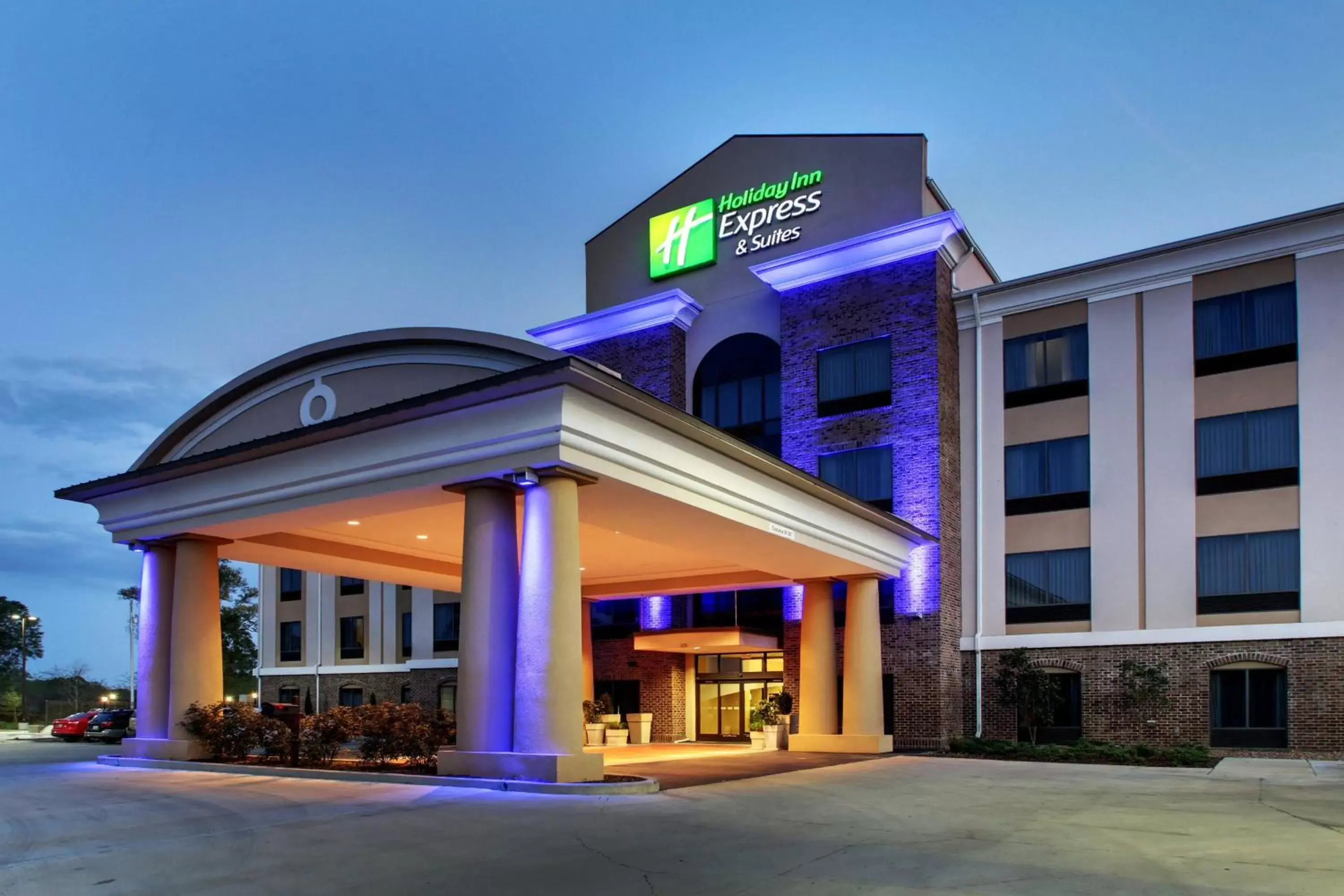 Property Building in Holiday Inn Express Natchez South West, an IHG Hotel