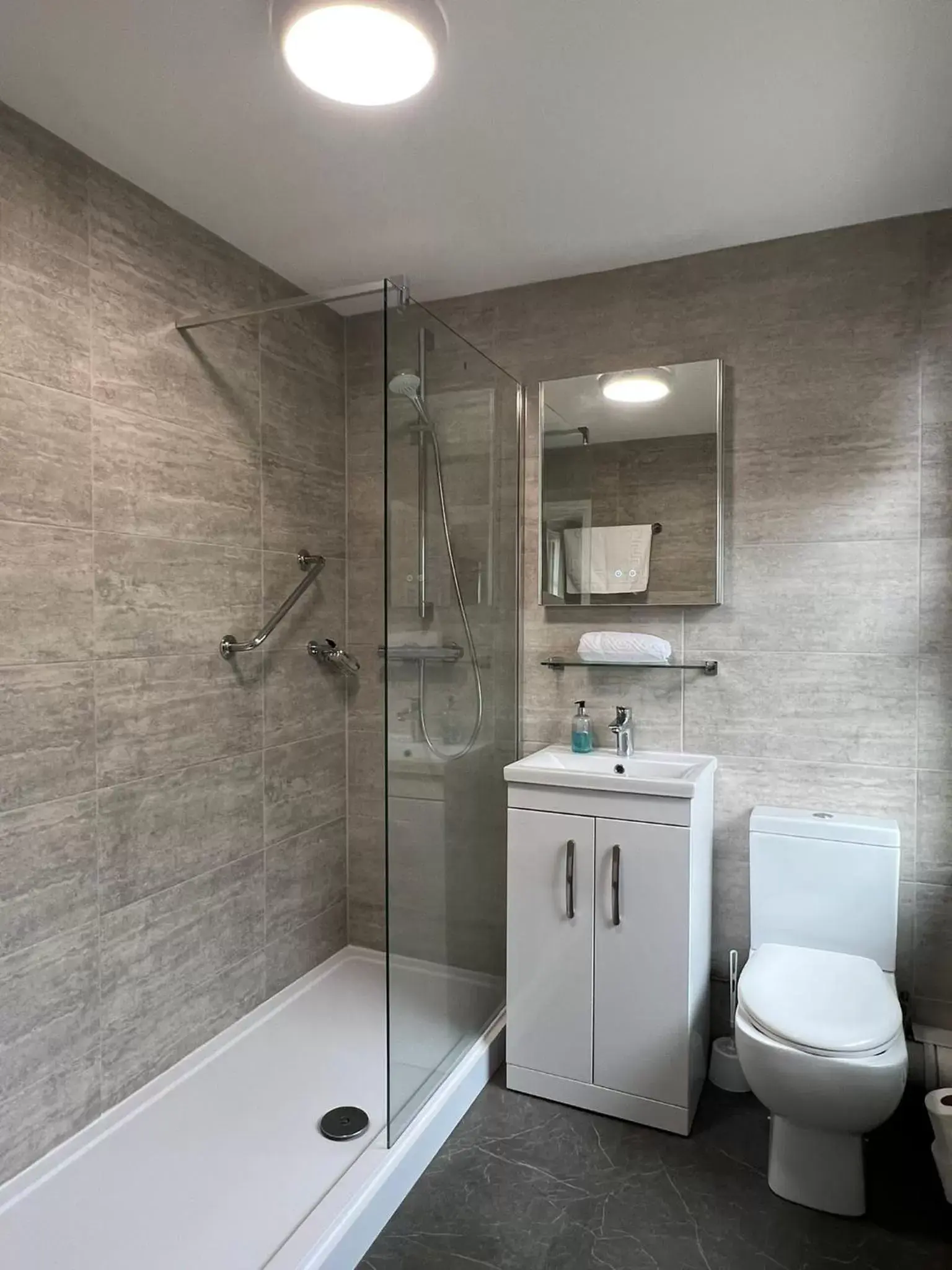 Bathroom in St Andrews Town Hotel