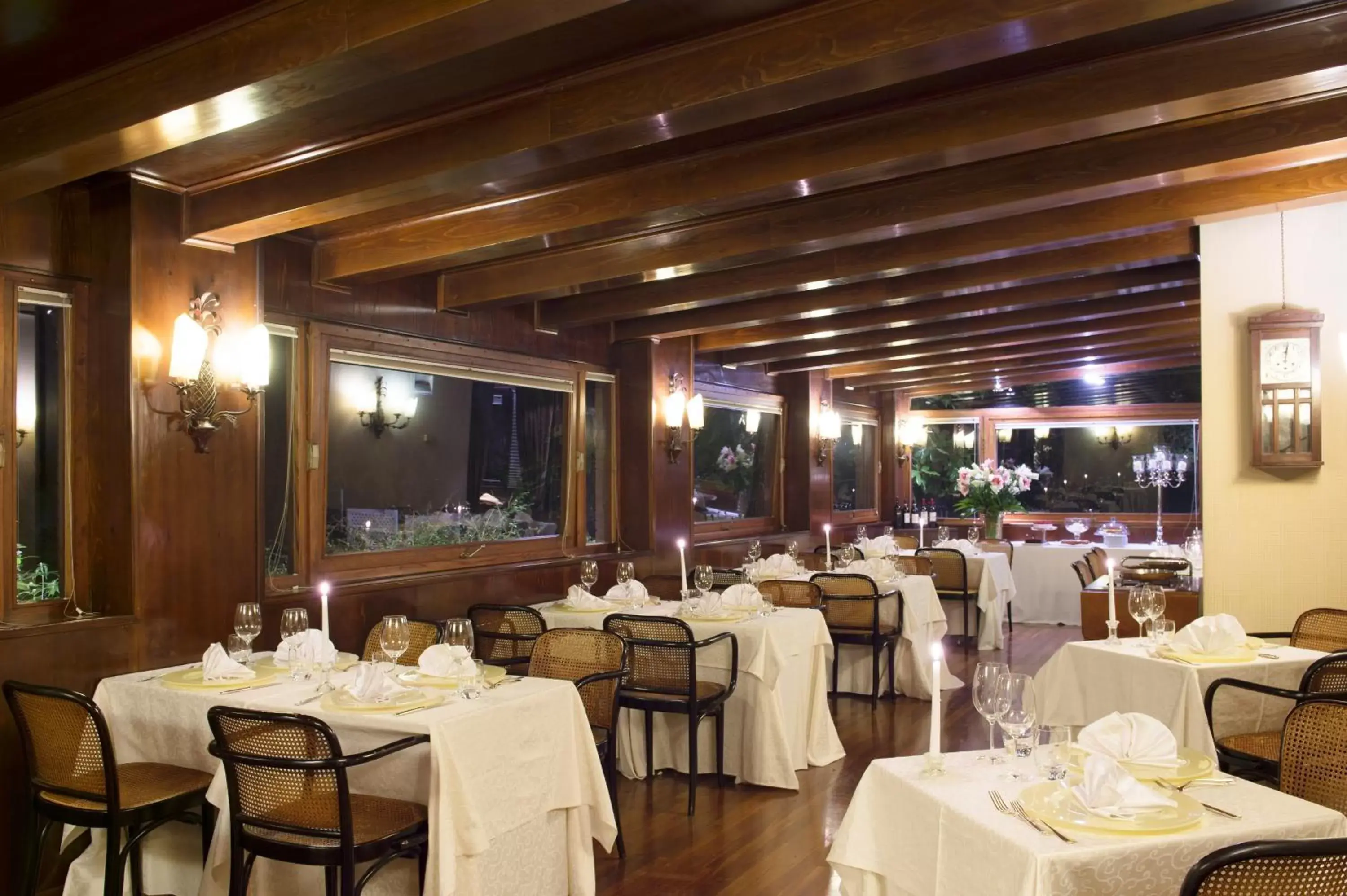 Restaurant/Places to Eat in Hotel Villa Mabapa