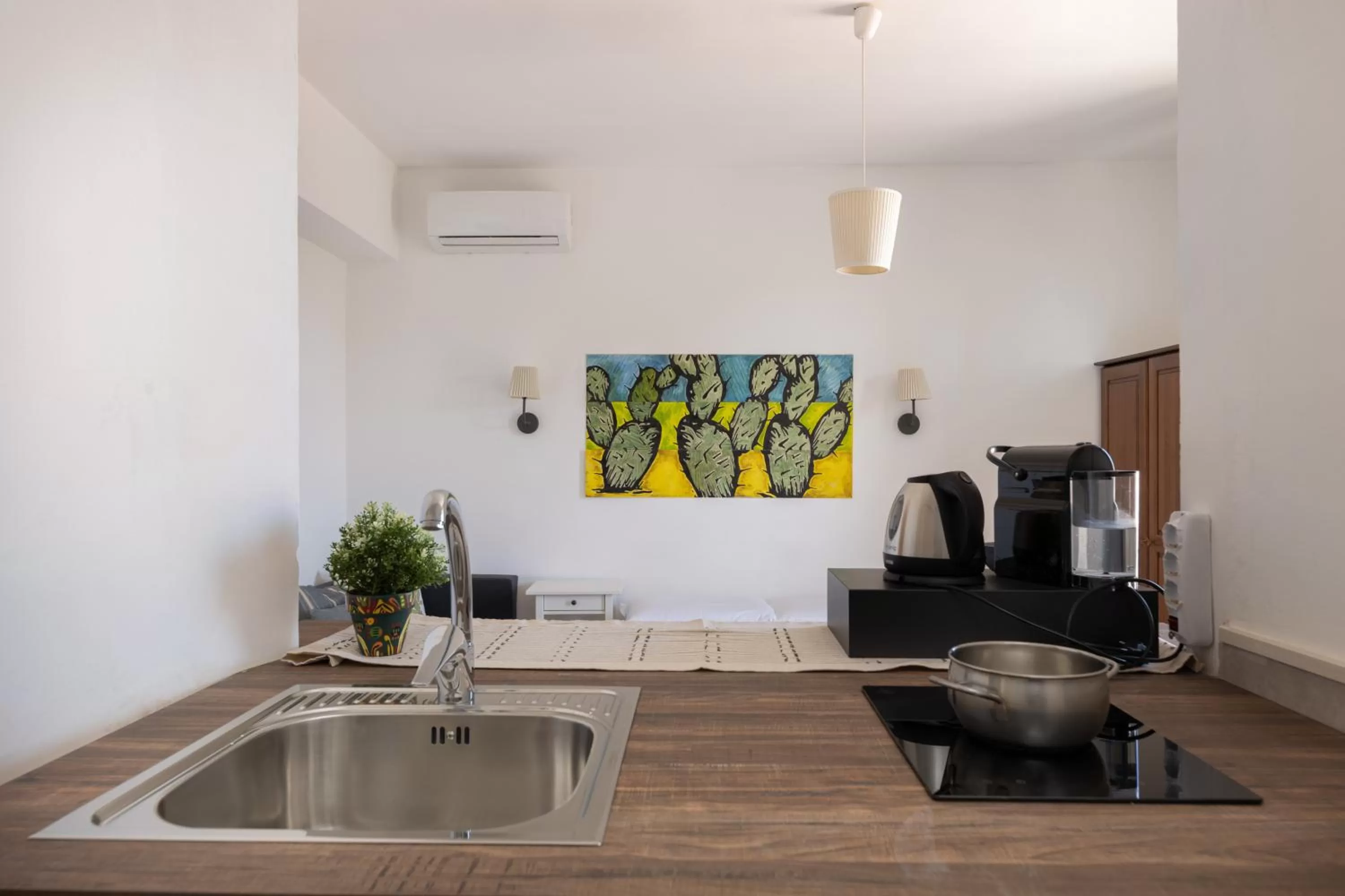 Kitchen or kitchenette in Tauromenion Guest House