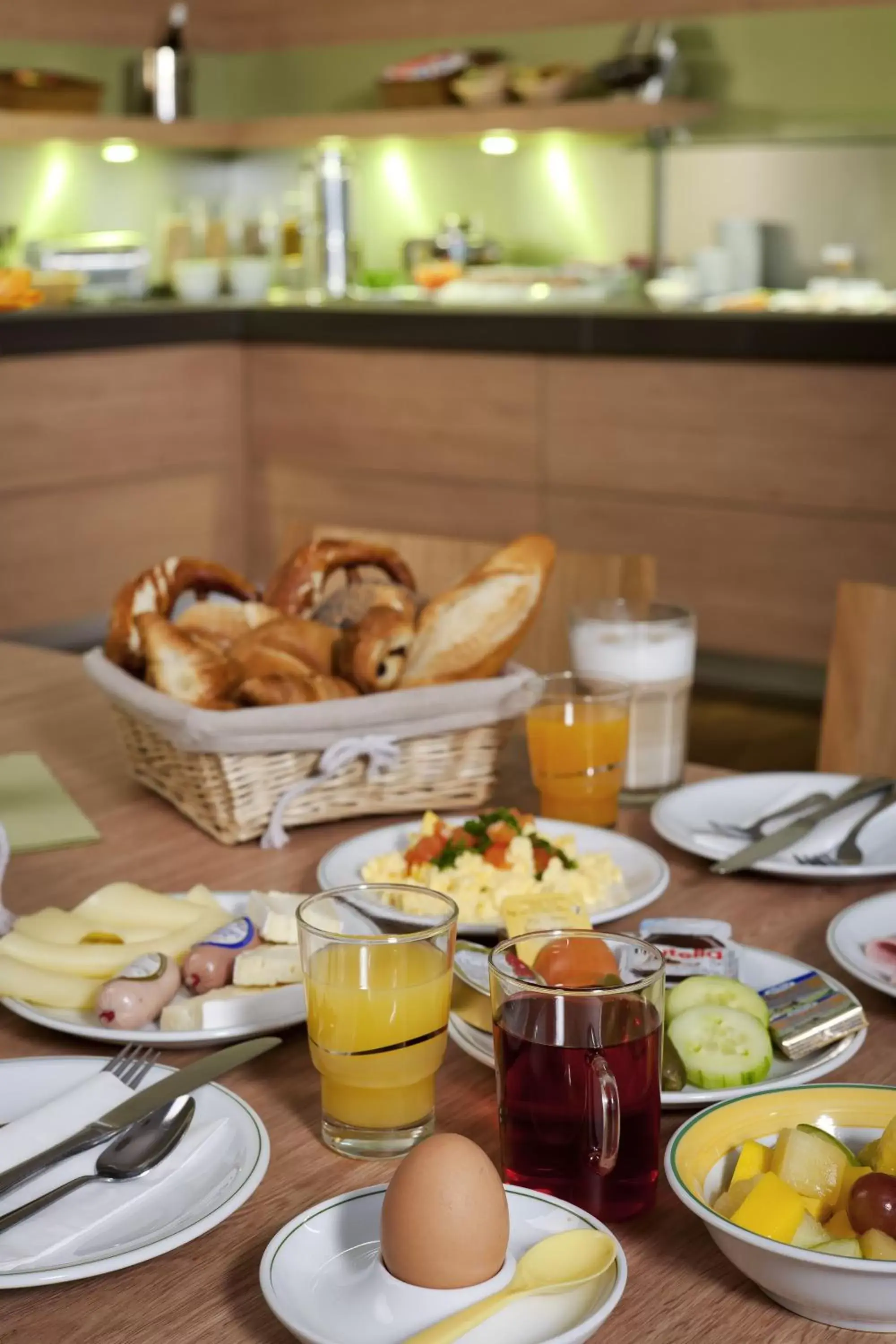 Buffet breakfast, Restaurant/Places to Eat in ibis Fulda City
