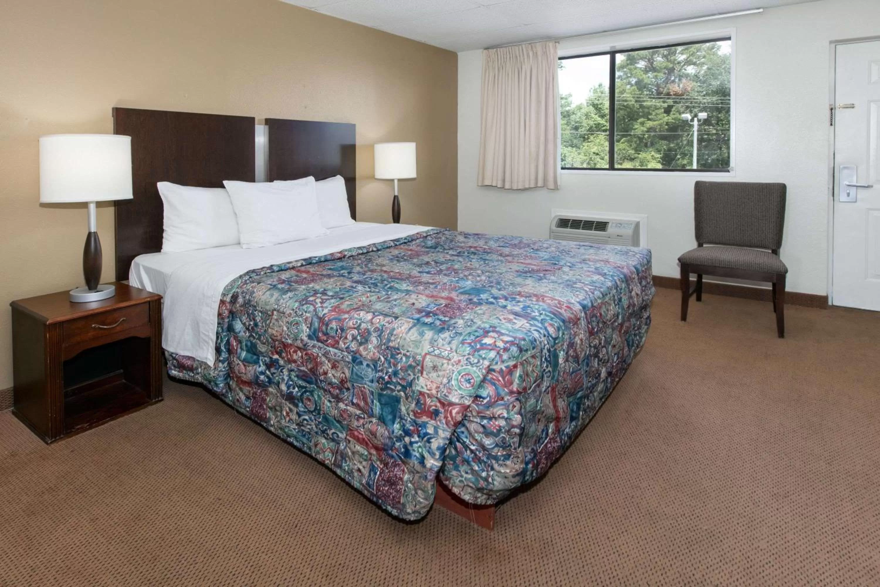 Photo of the whole room in Knights Inn Longview