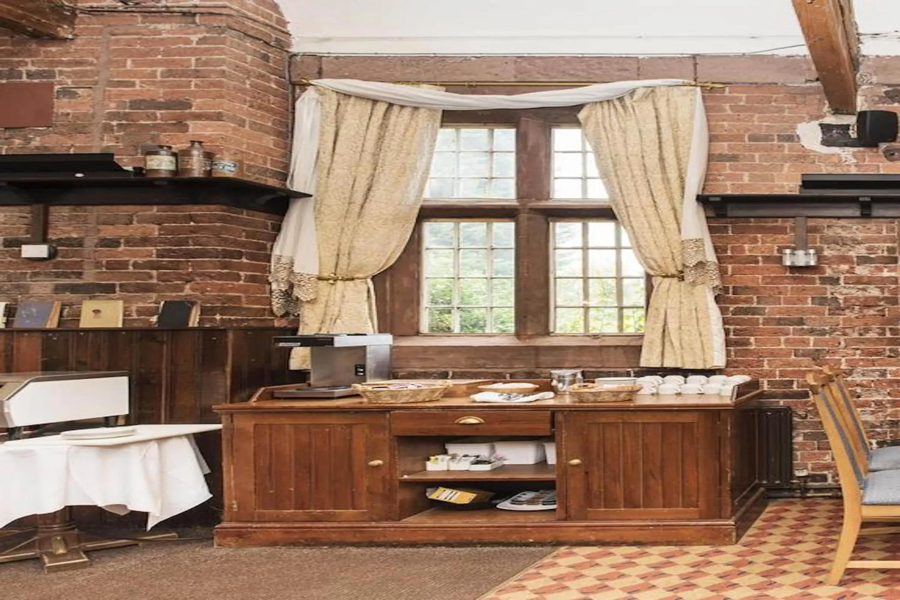 Kitchen or kitchenette in Himley Country Hotel