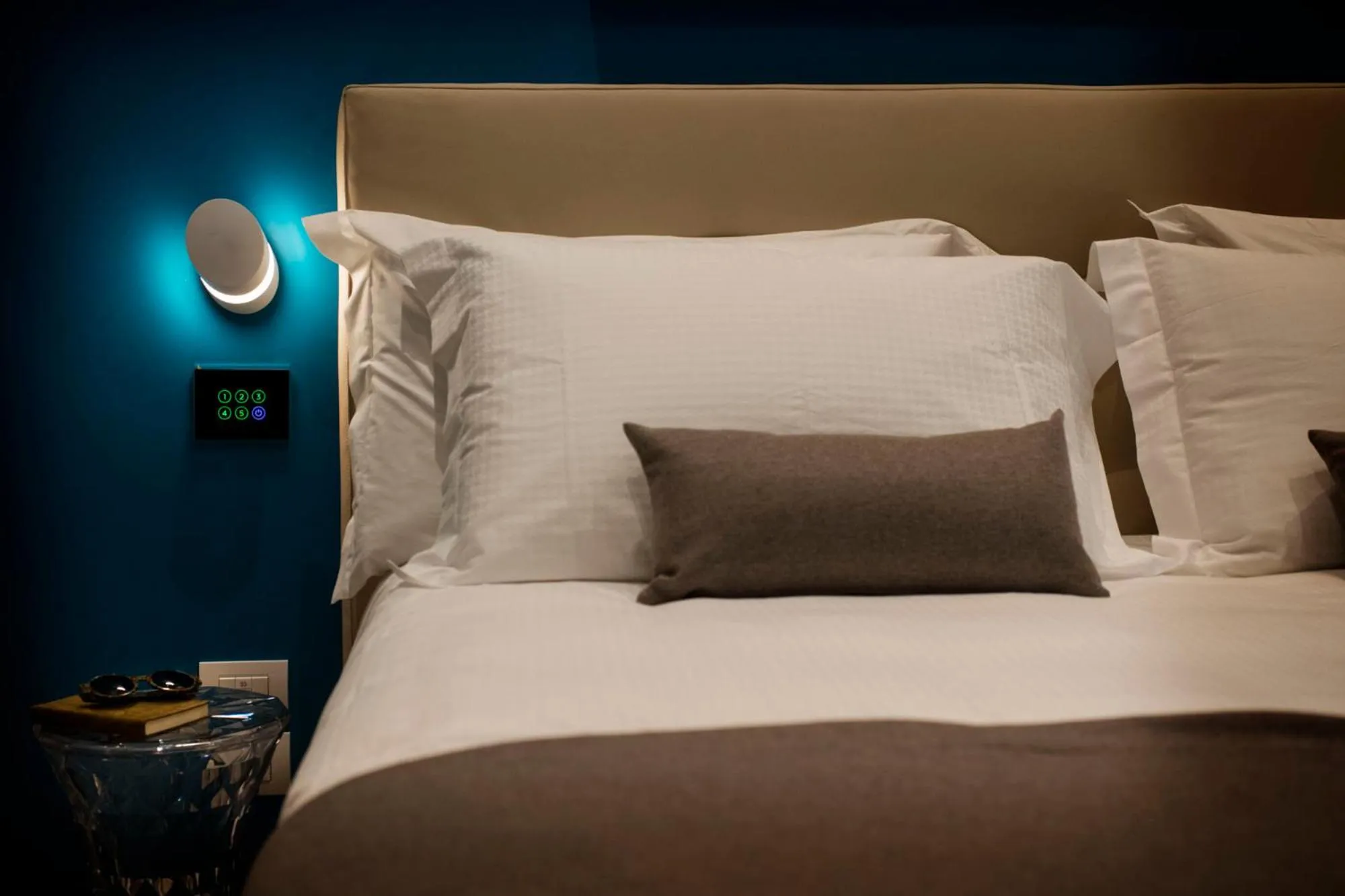 Photo of the whole room, Bed in The Frame Hotel