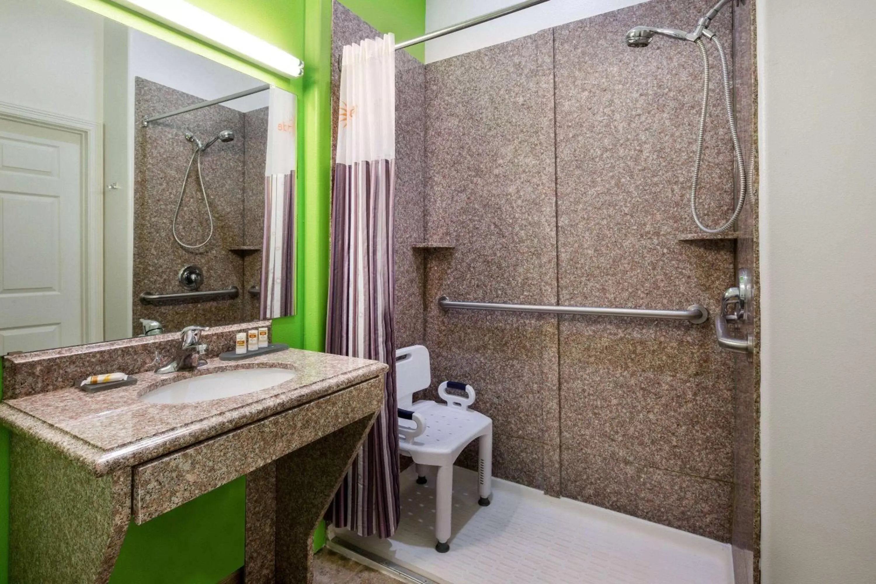 Shower, Bathroom in La Quinta Inn Suites by Wyndham Raymondville Harlingen