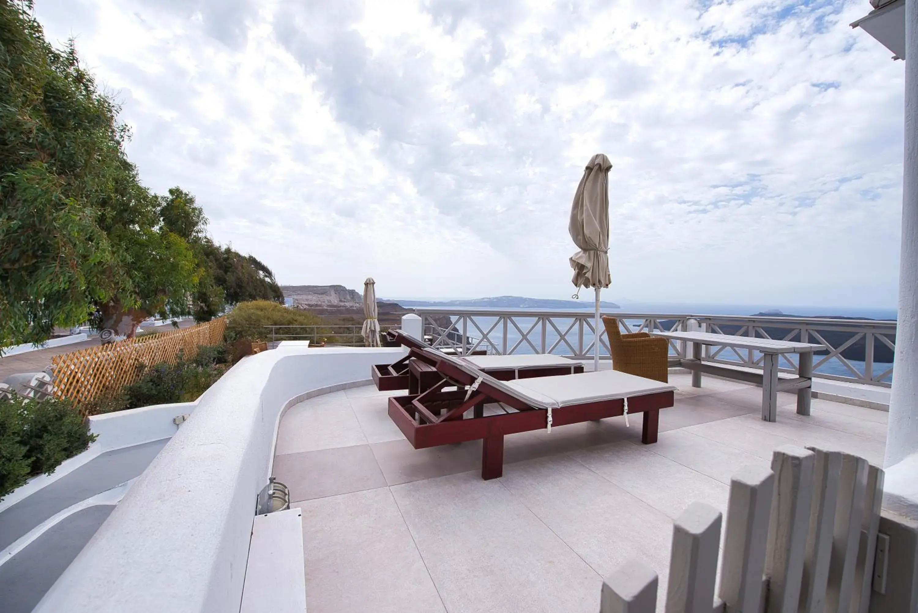 Balcony/Terrace in The Last Sunbeam