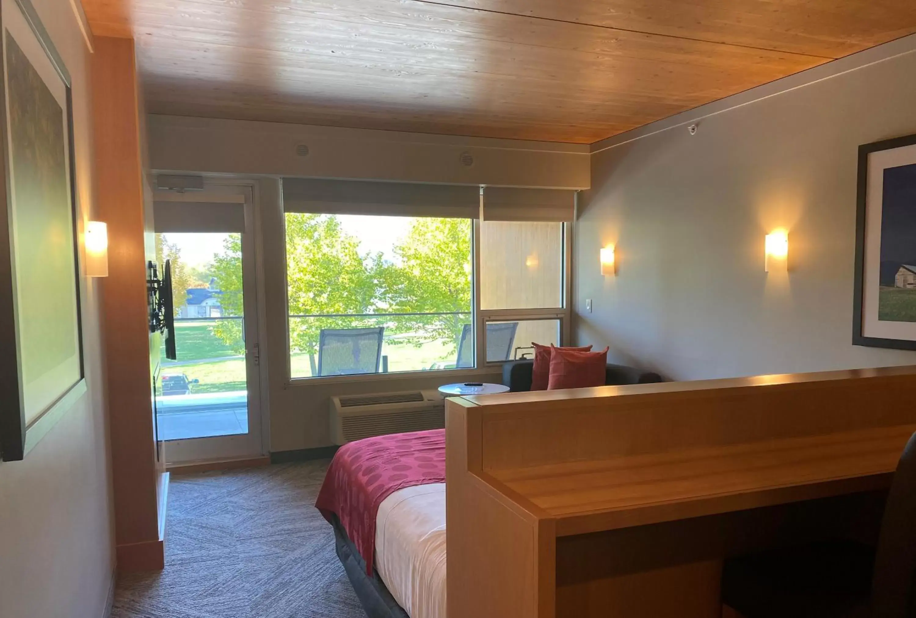 Bedroom in Penticton Lakeside Resort