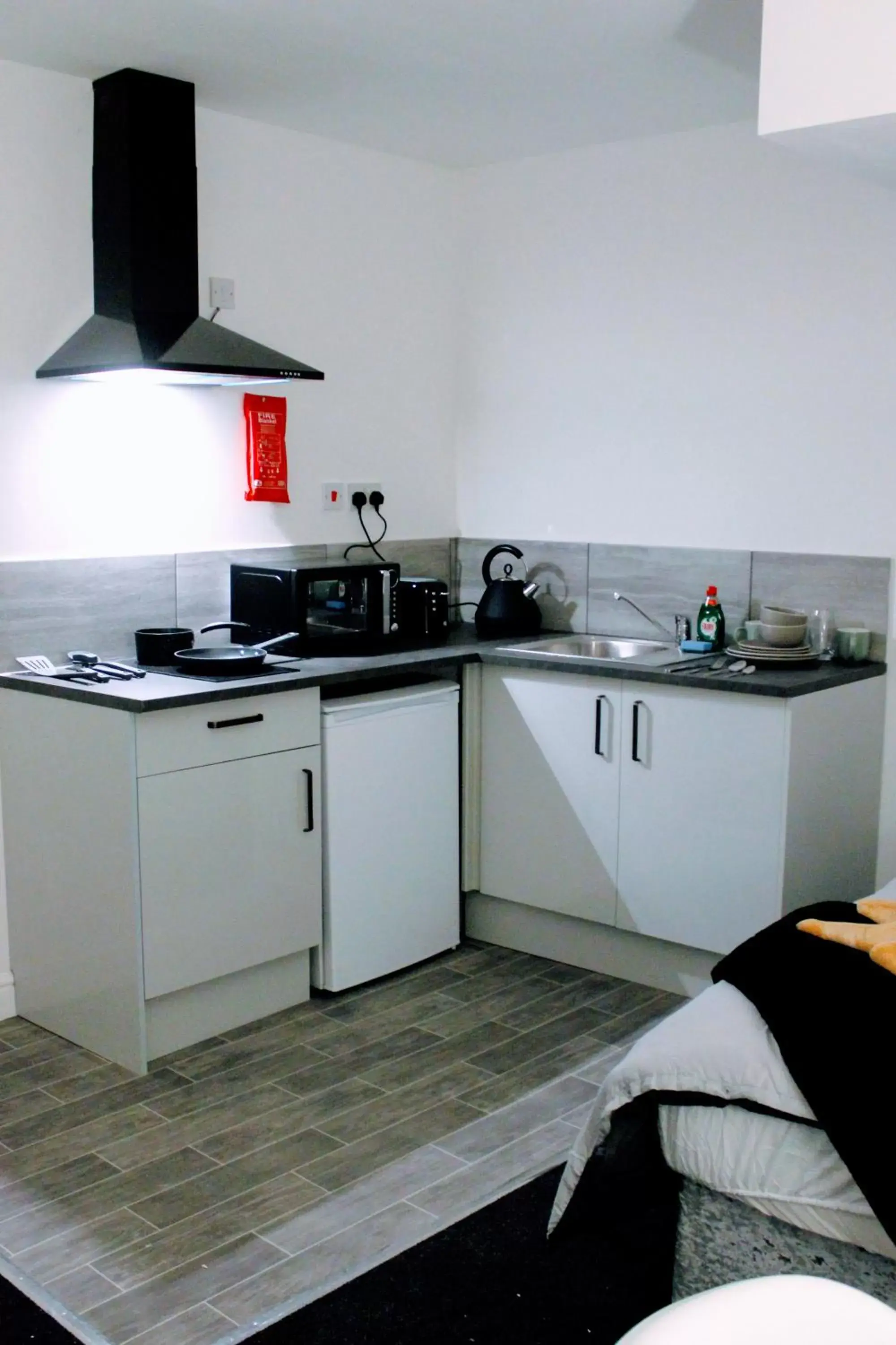 Kitchen or kitchenette, Kitchen/Kitchenette in Easy Living Nottingham - Burns Street