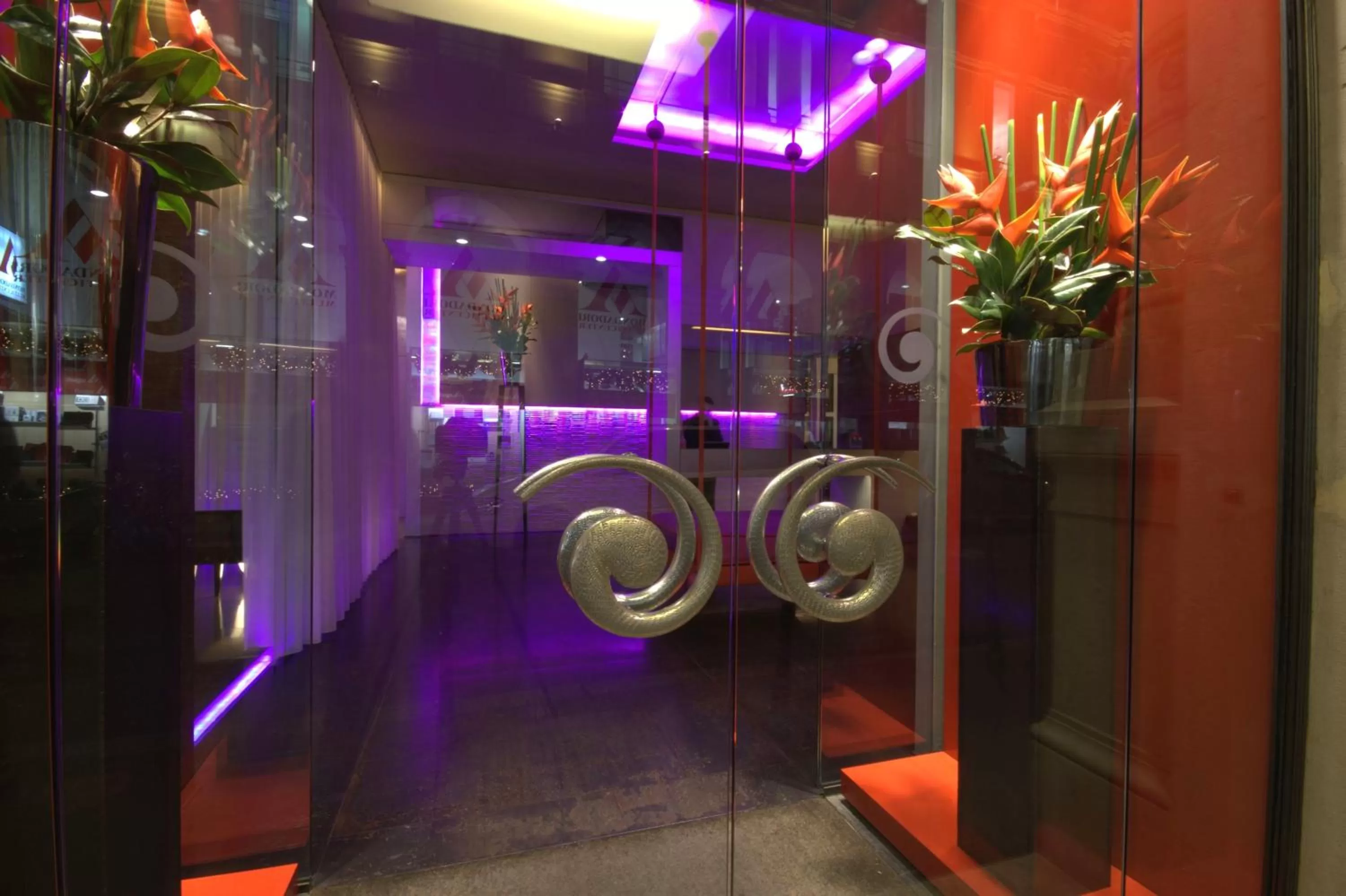 Lobby or reception in Sina The Gray