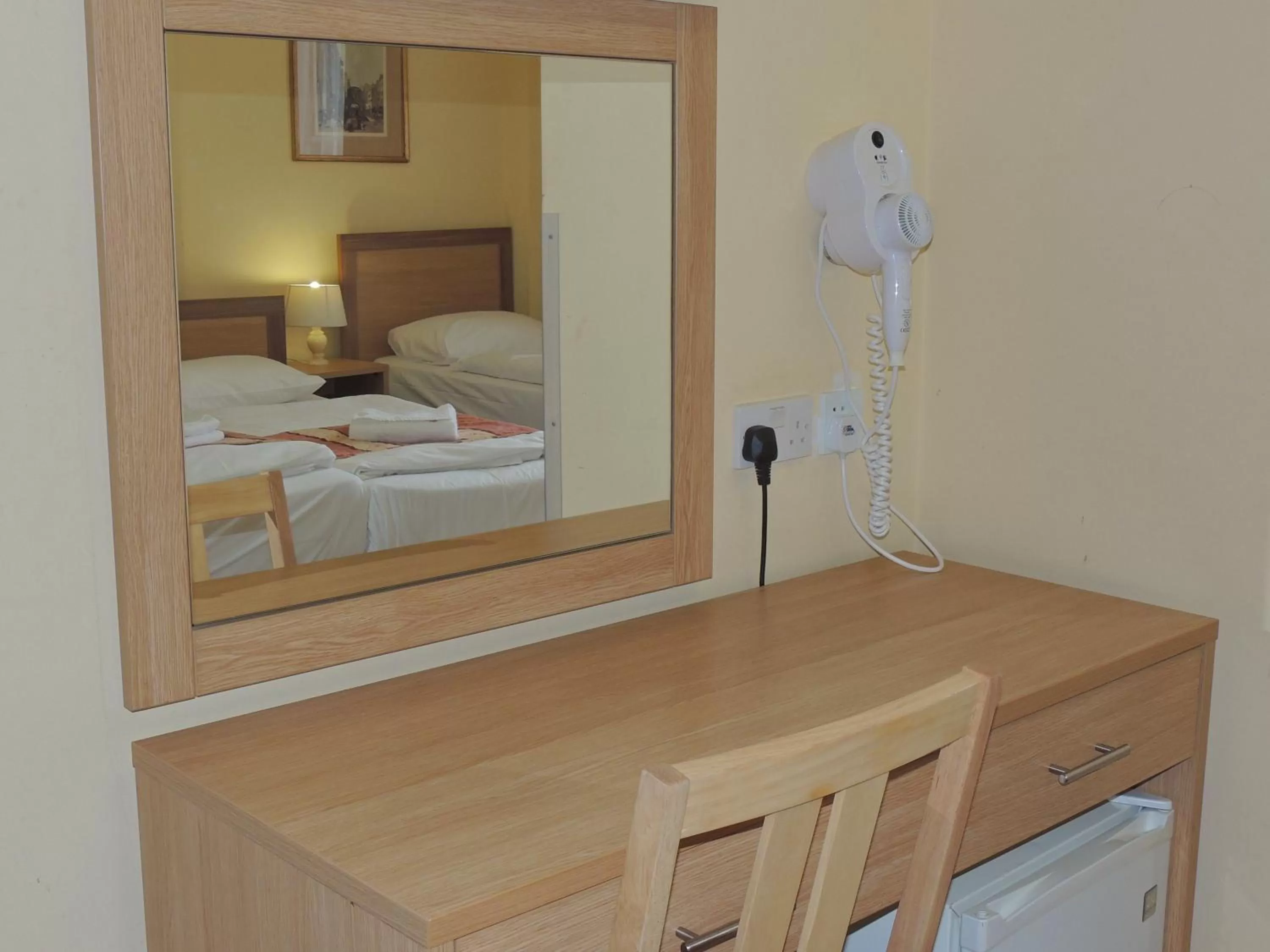 Bedroom, Bed in Shakespeare Hotel