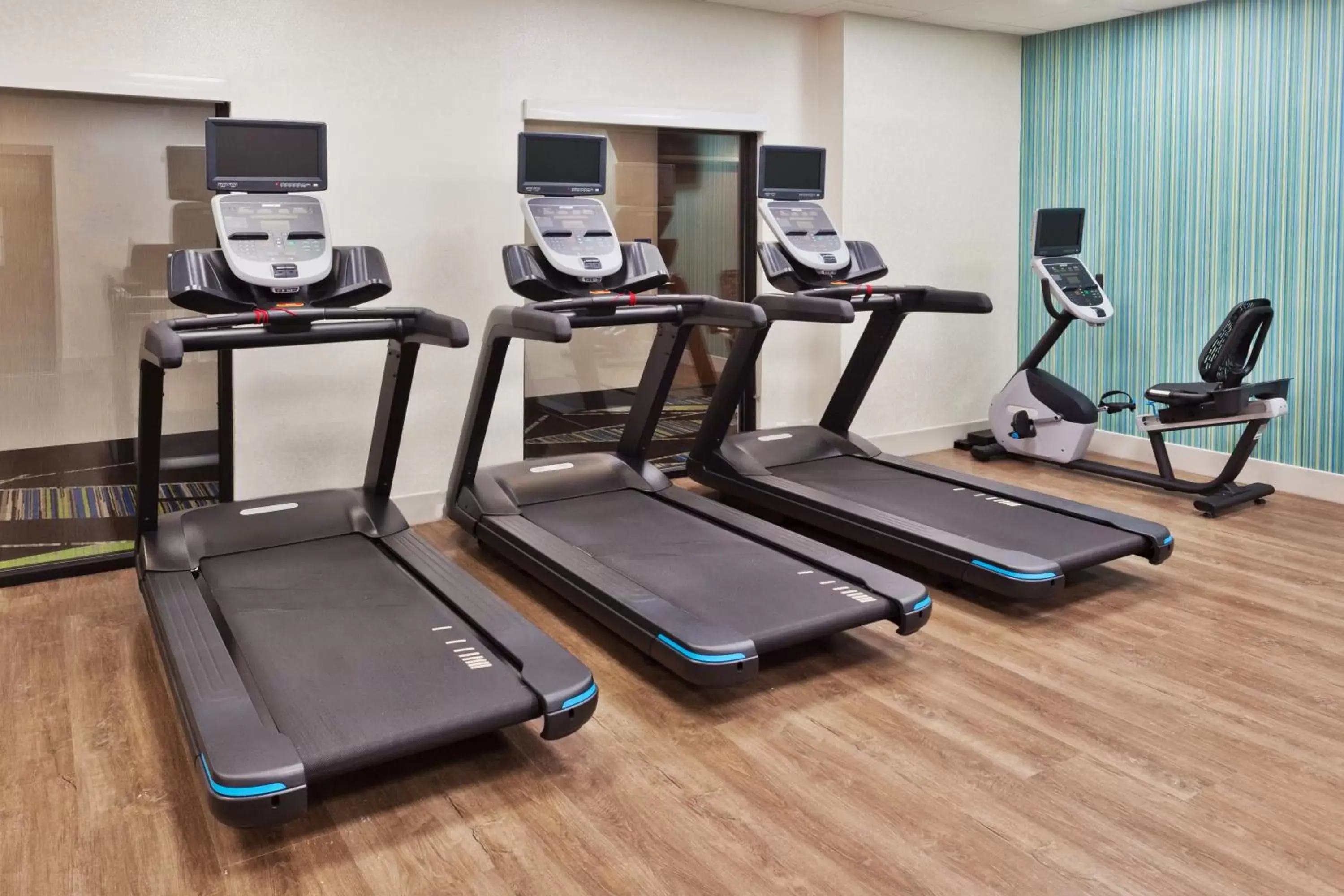Fitness centre/facilities, Fitness Center/Facilities in Holiday Inn Express & Suites - Fayetteville, an IHG Hotel