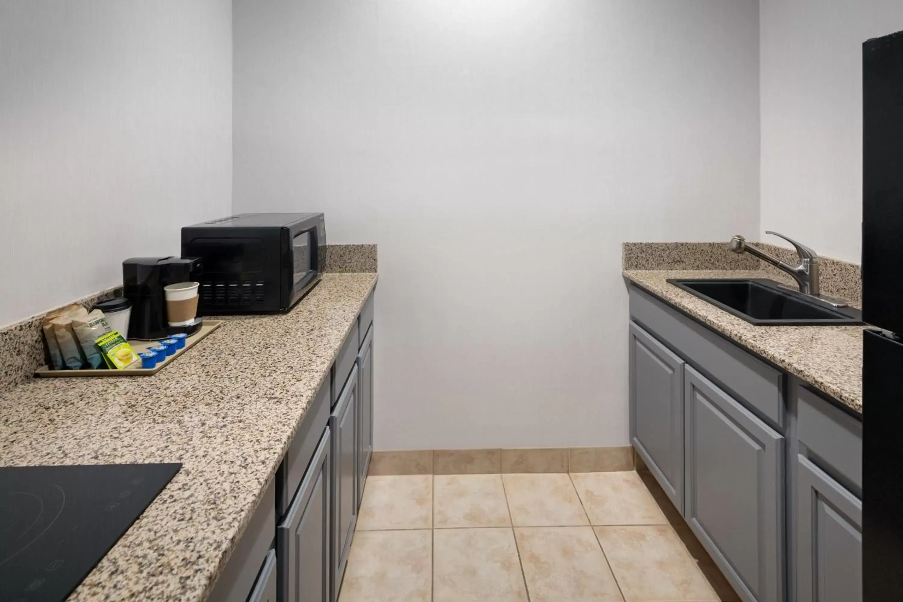 Photo of the whole room, Kitchen/Kitchenette in Courtyard Santa Fe