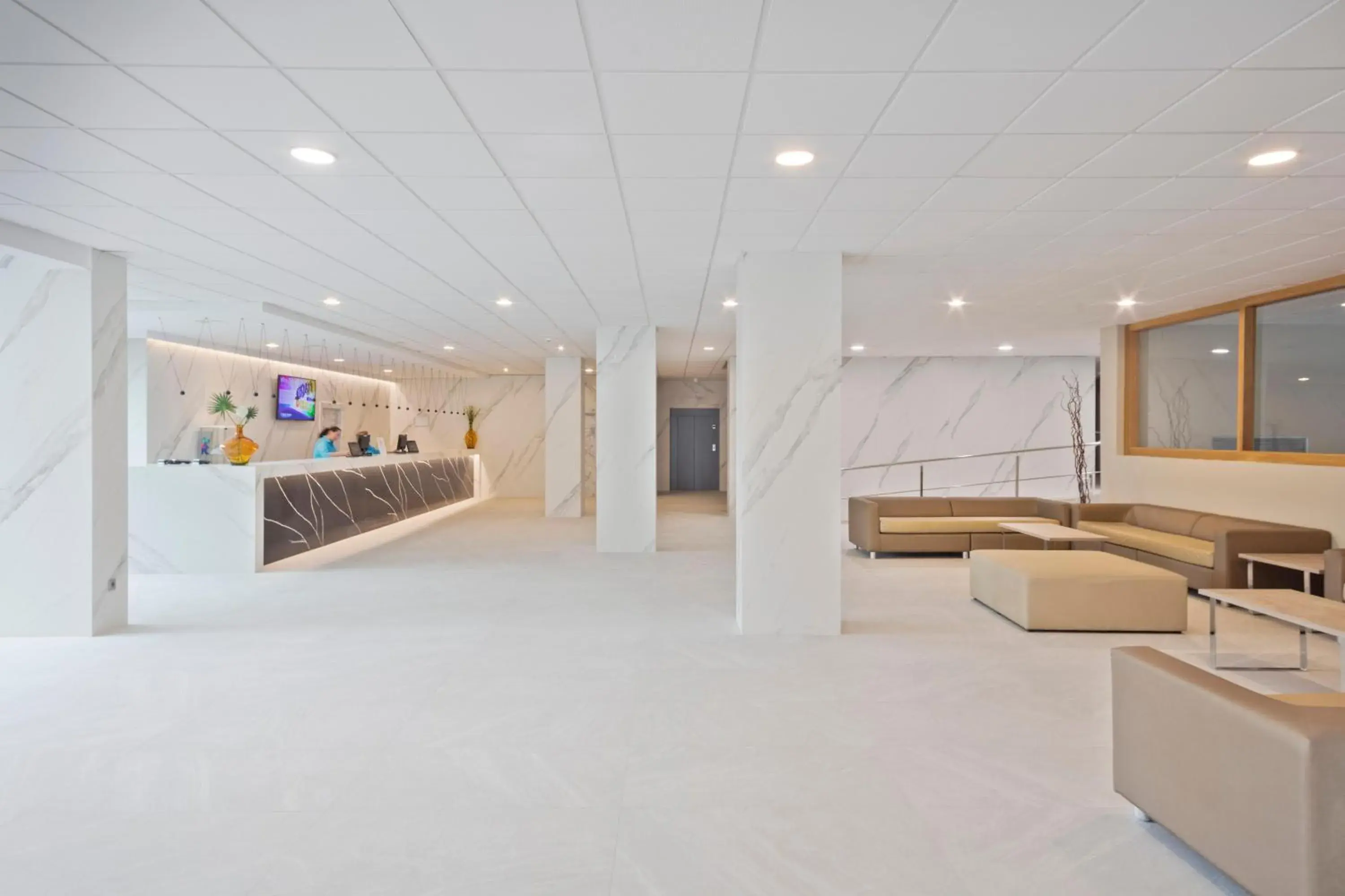 Lobby or reception in Hotel Best Delta Lobby or reception in Hotel Best Delta