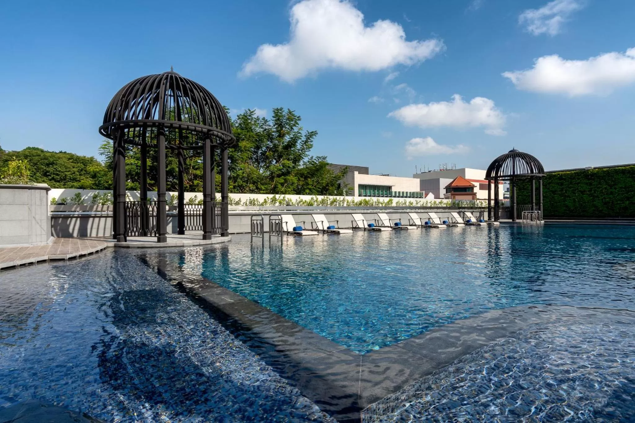 Swimming pool in Grand Park City Hall