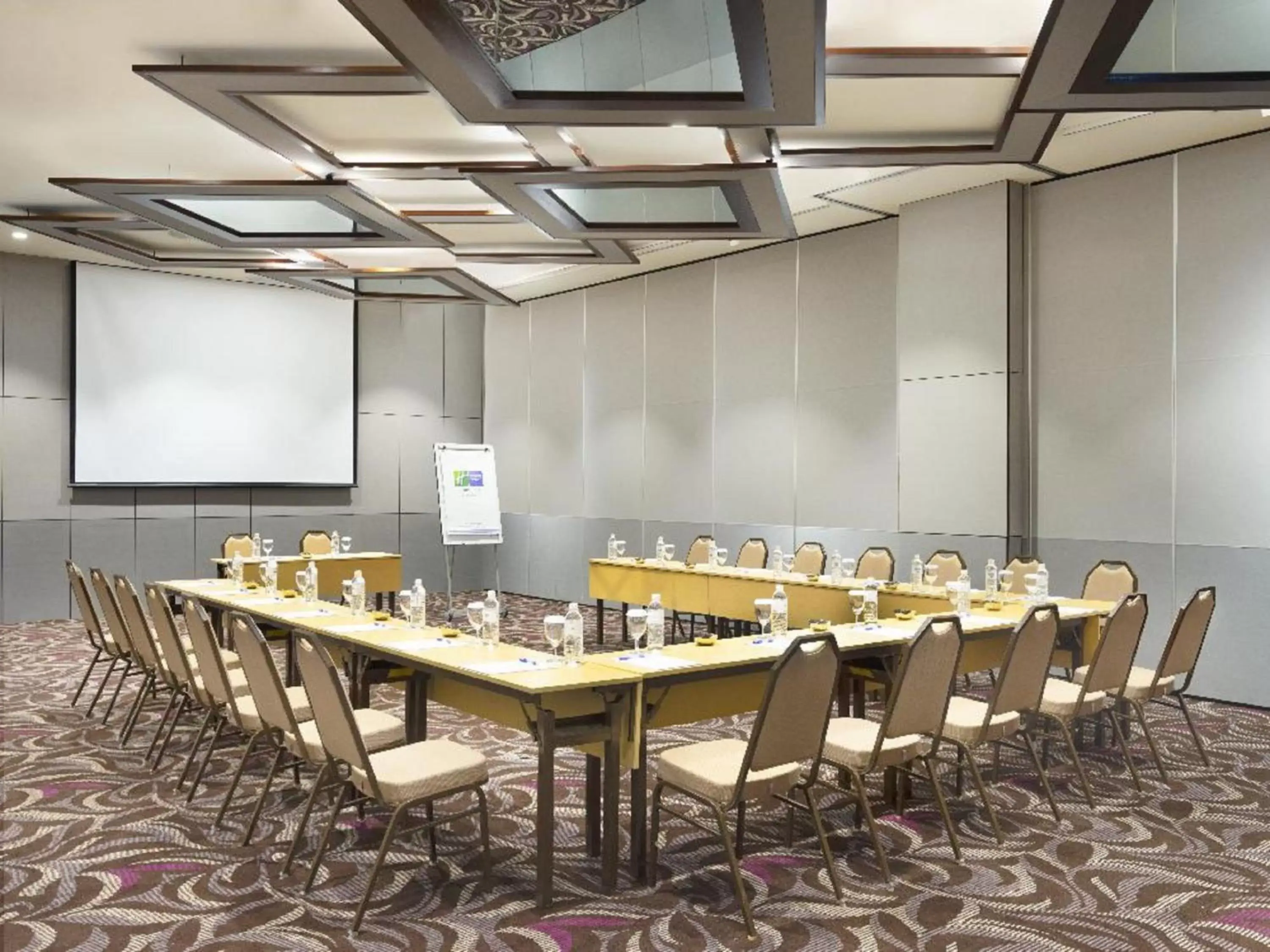 Meeting/conference room in Holiday Inn Resort Bali Nusa Dua, an IHG Hotel - CHSE Certified