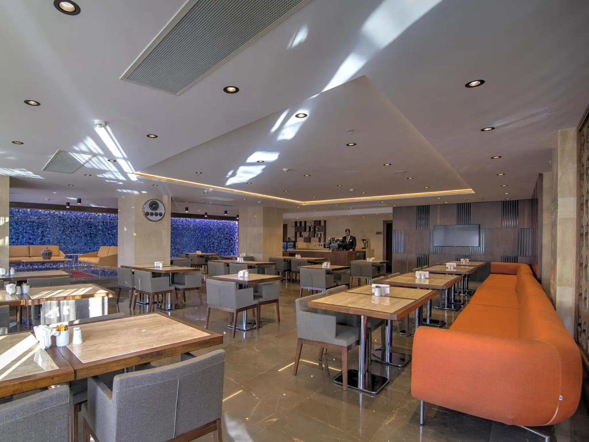 Lobby or reception, Restaurant/Places to Eat in Fesa Business Hotel