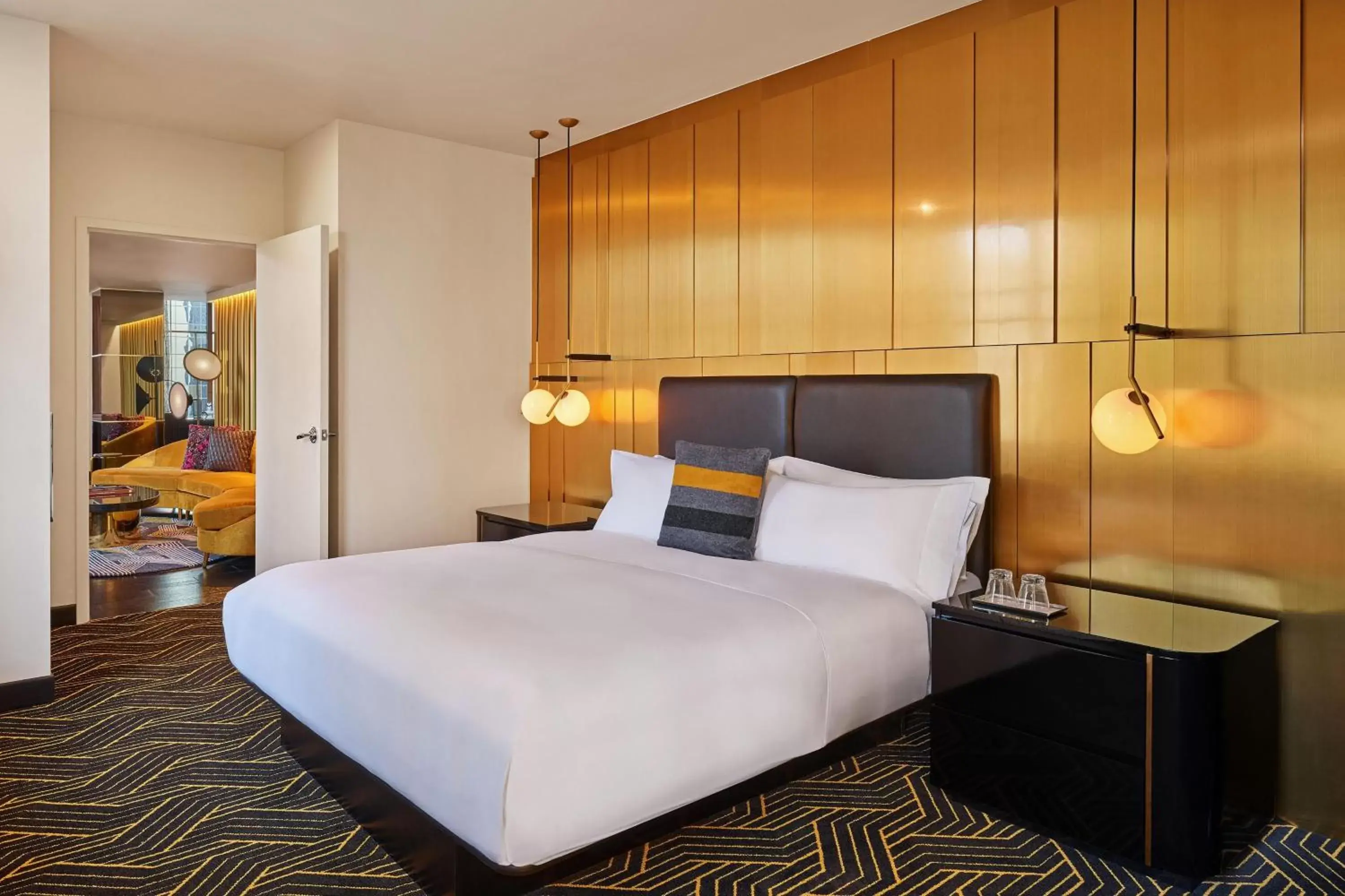 Bedroom, Bed in W Minneapolis - The Foshay