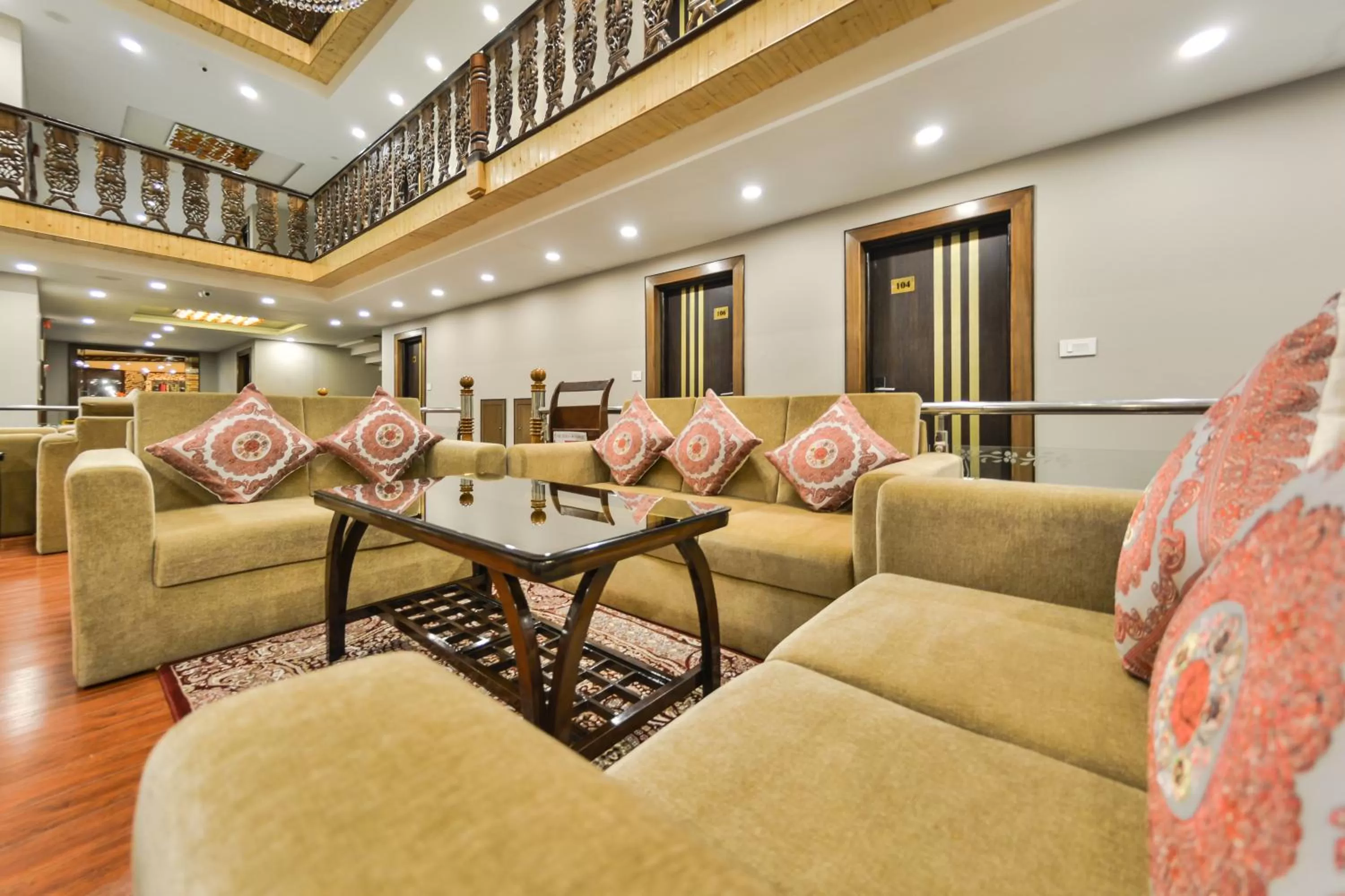 Lounge or bar, Seating Area in Royal Hillton Pahalgam