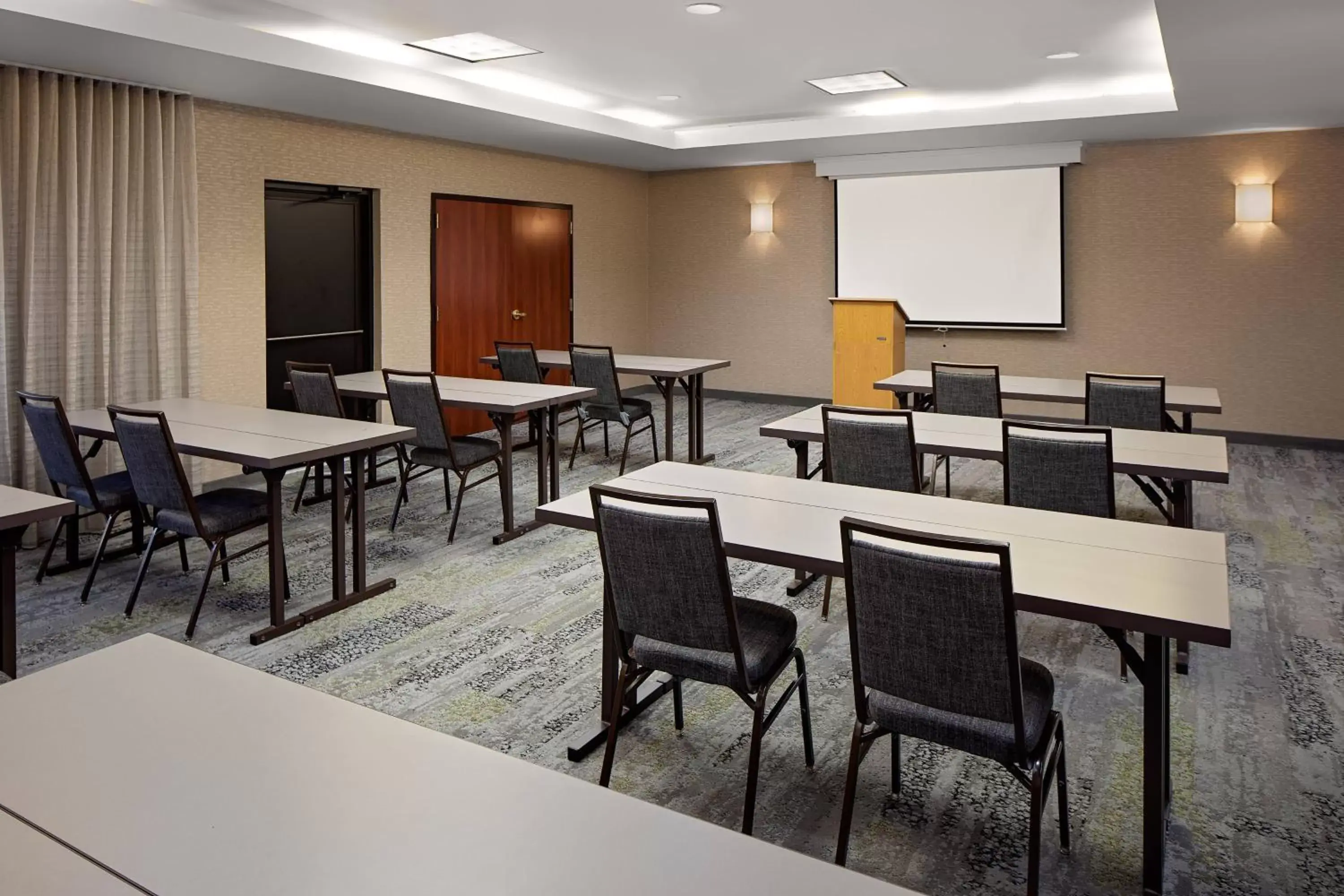 Meeting/conference room in Courtyard Houston-West University
