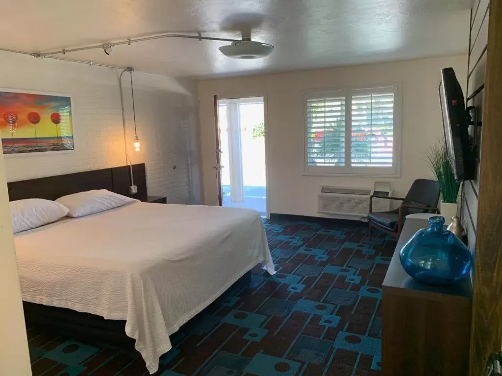 Photo of the whole room in The Sands Motel