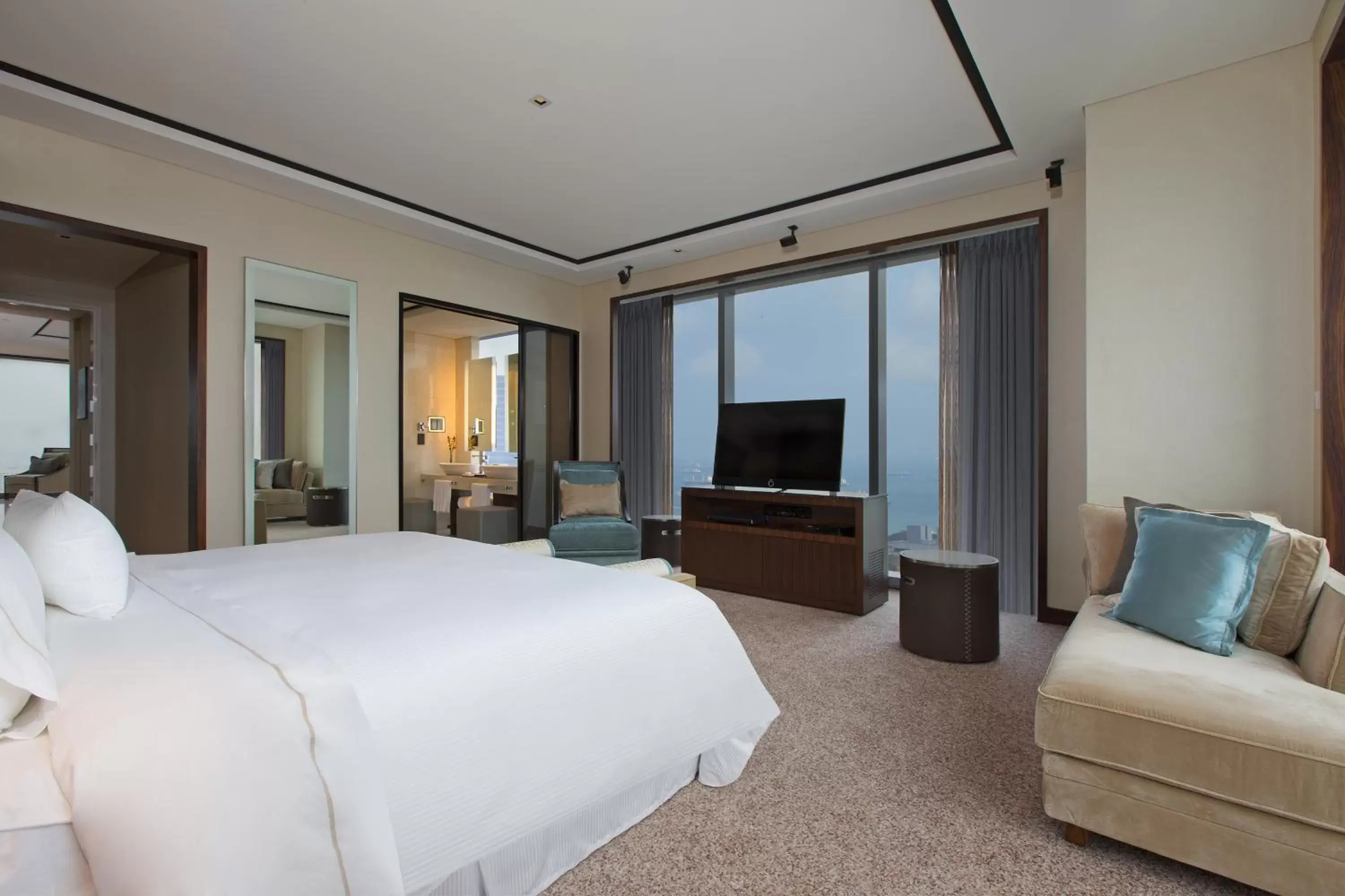 Photo of the whole room in The Westin Singapore