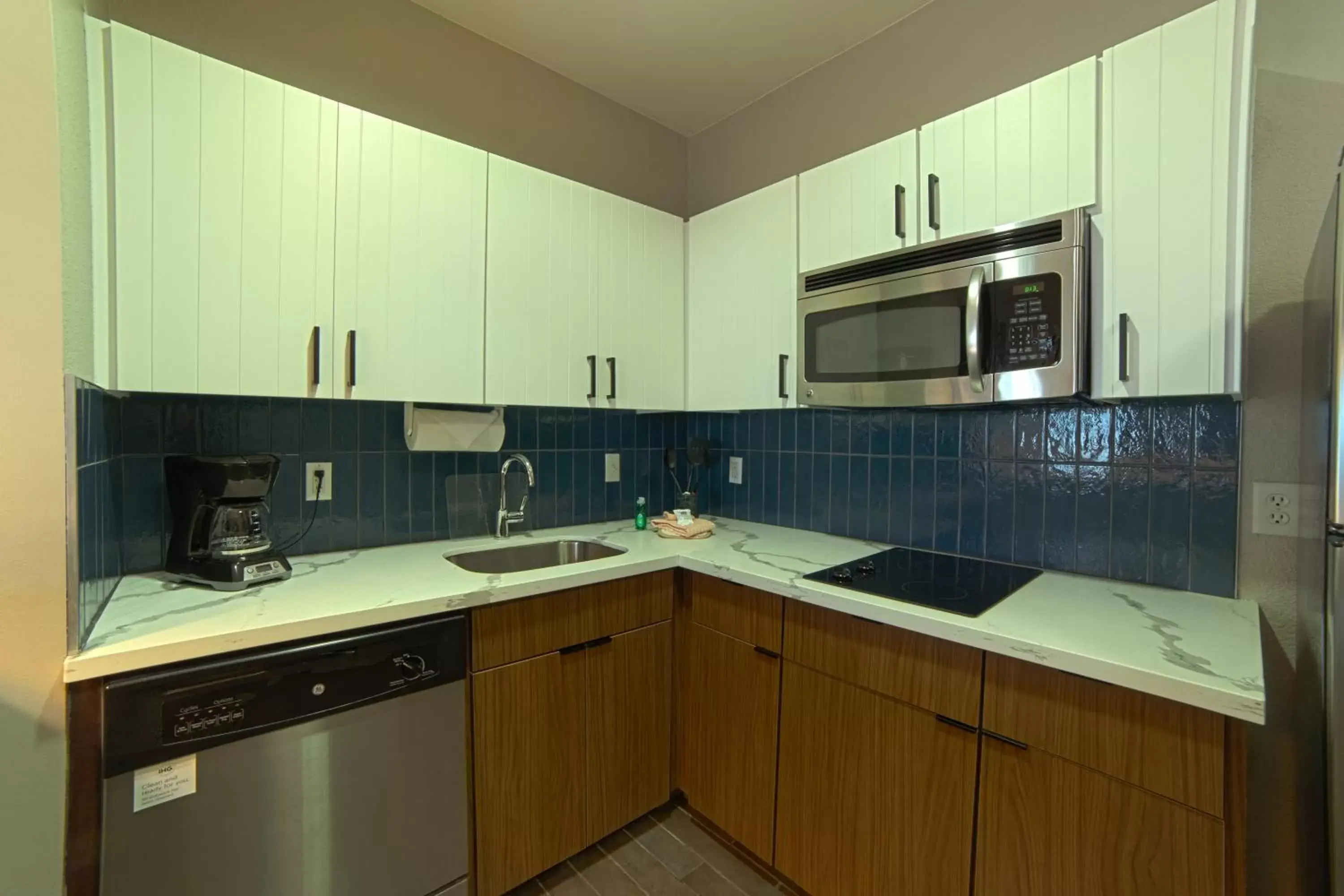 Kitchen or kitchenette, Kitchen/Kitchenette in Staybridge Suites Houston-NASA Clear Lake, an IHG Hotel