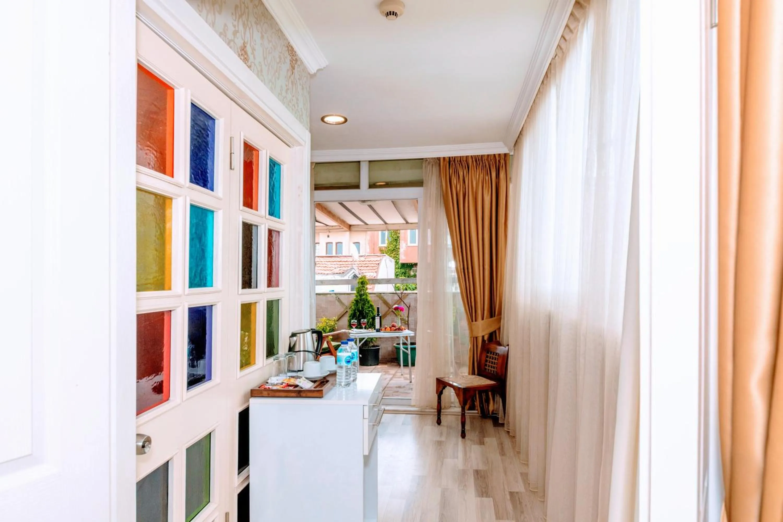 Balcony/Terrace in Walnut Shell Hotel